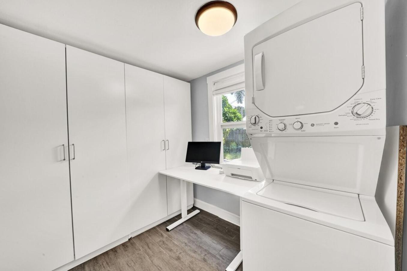 Three-Bedroom House photo 3