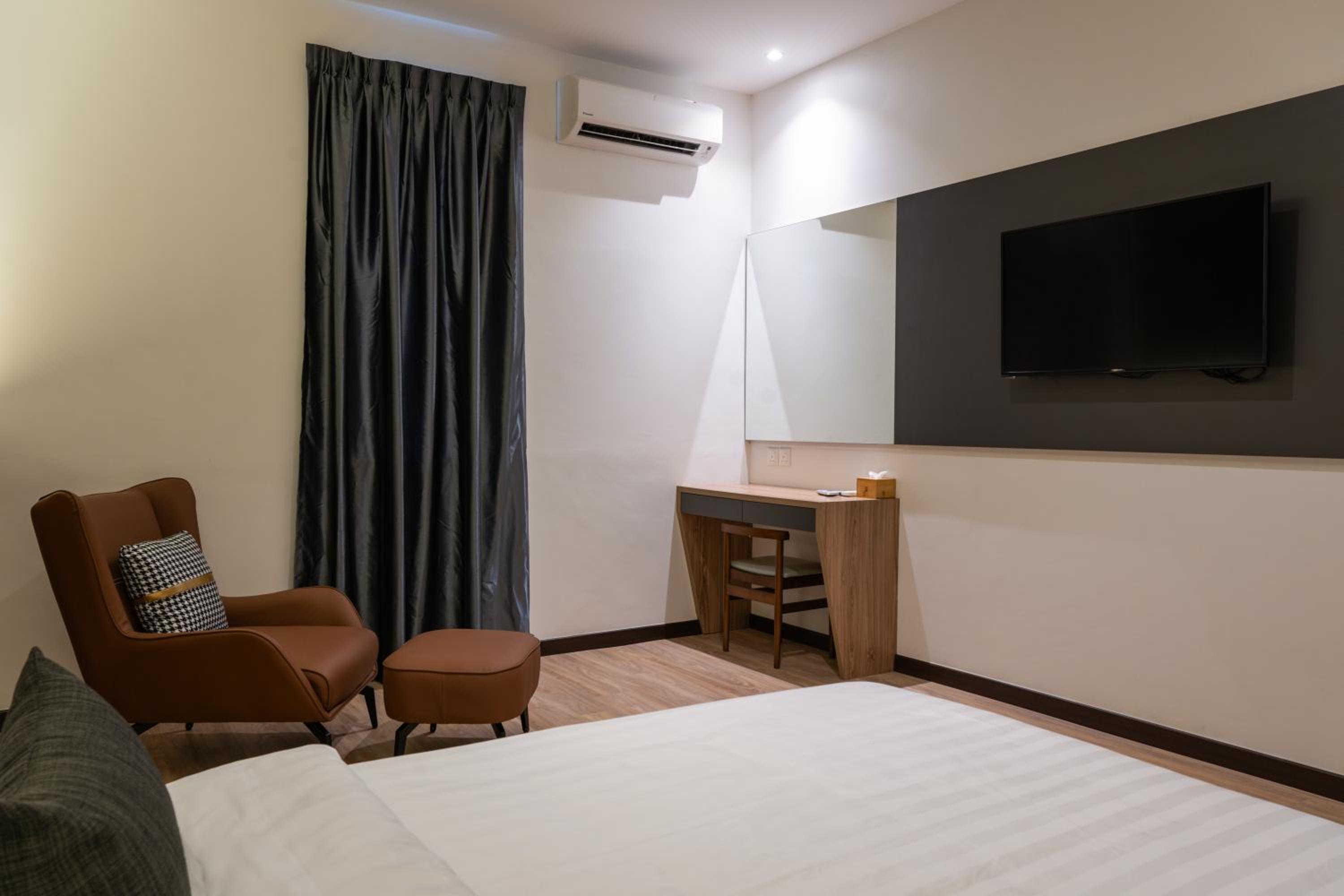 Deluxe Queen Room - Photo 3