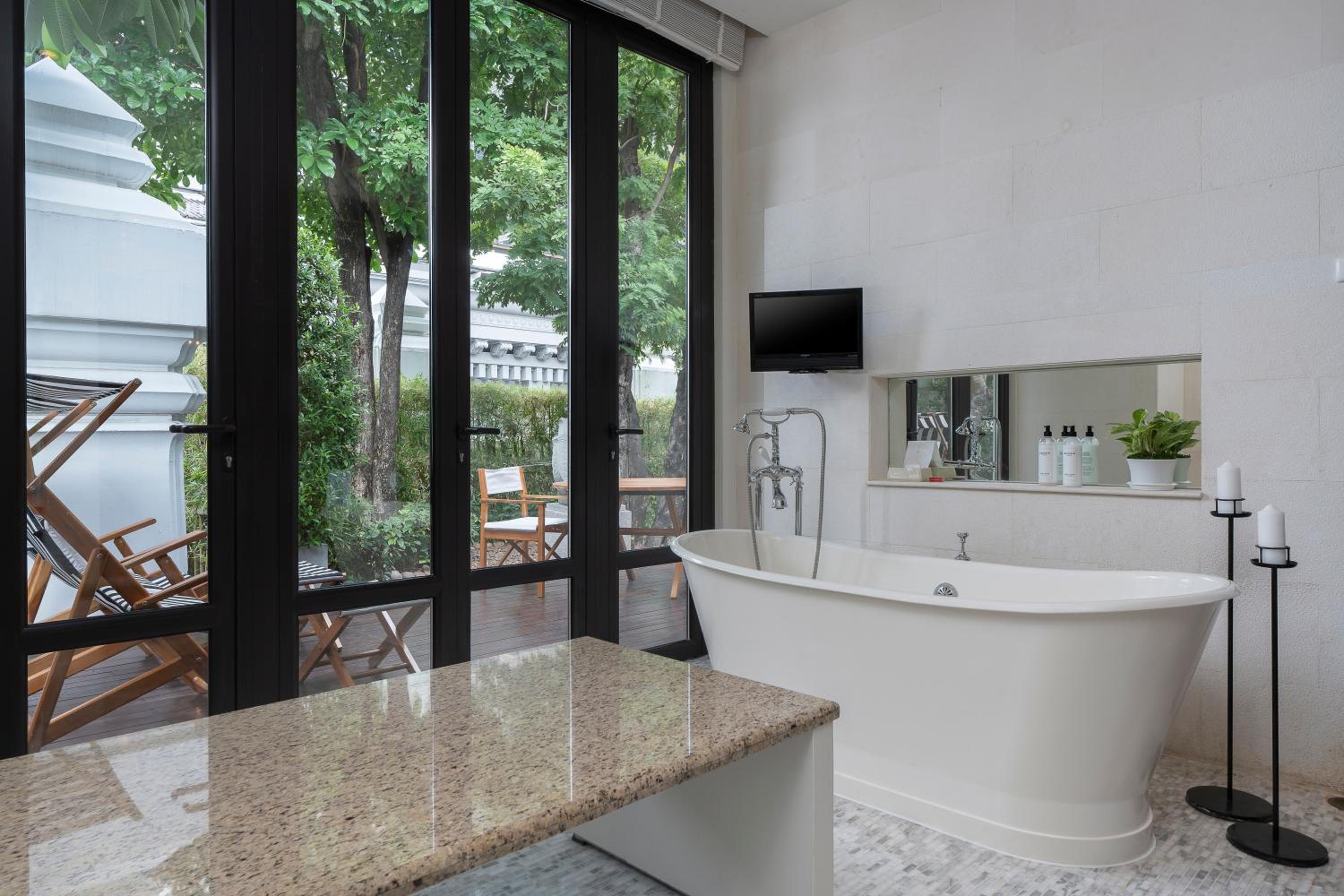 Villa with King Bed - Club Access