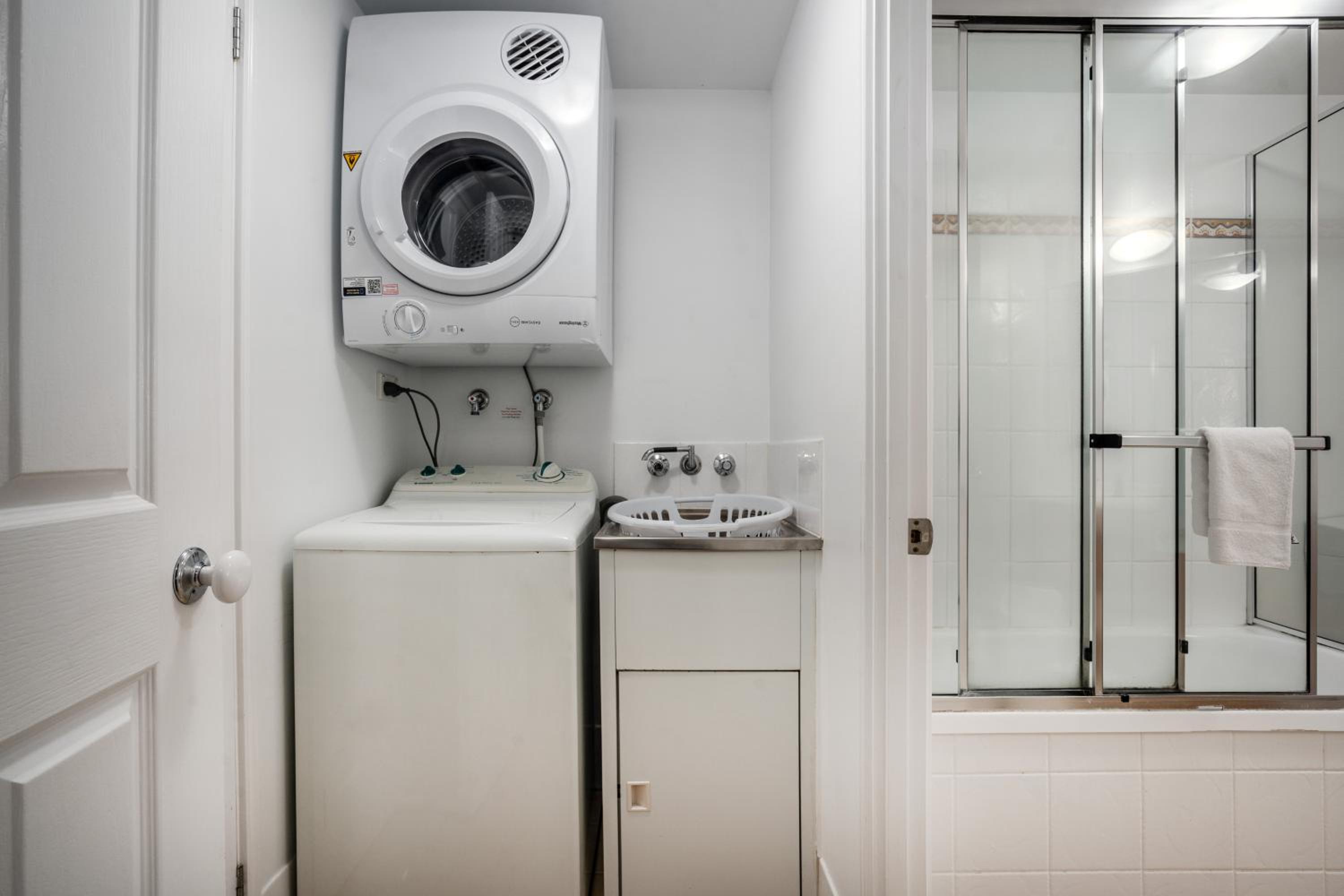 One-Bedroom Apartment - Photo 6