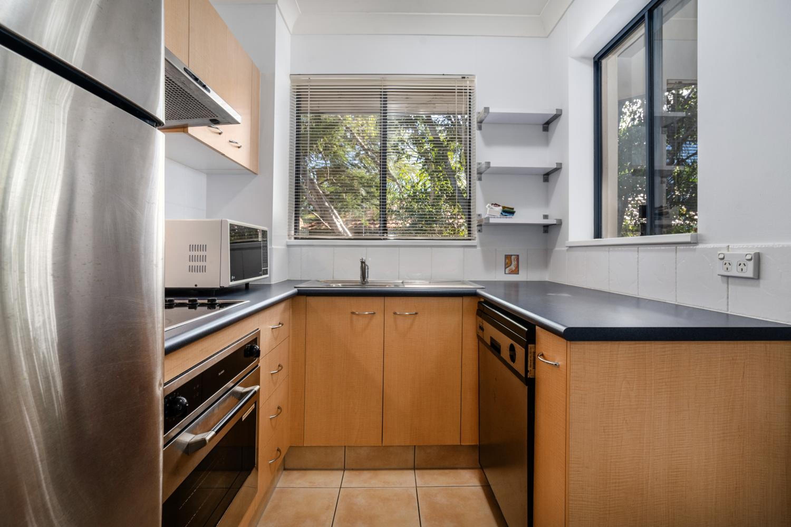 One-Bedroom Apartment - Photo 2
