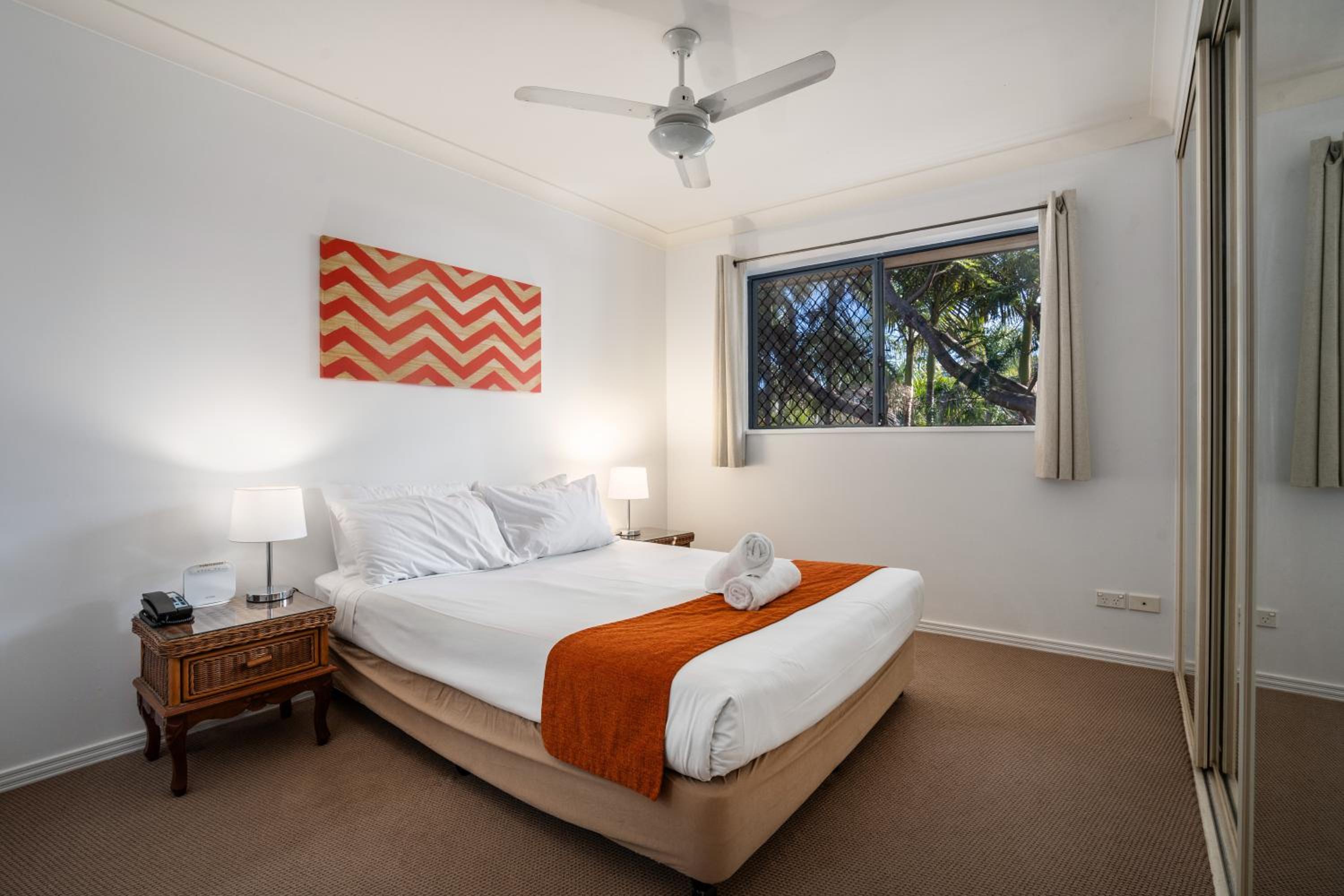 One-Bedroom Apartment - Photo 8