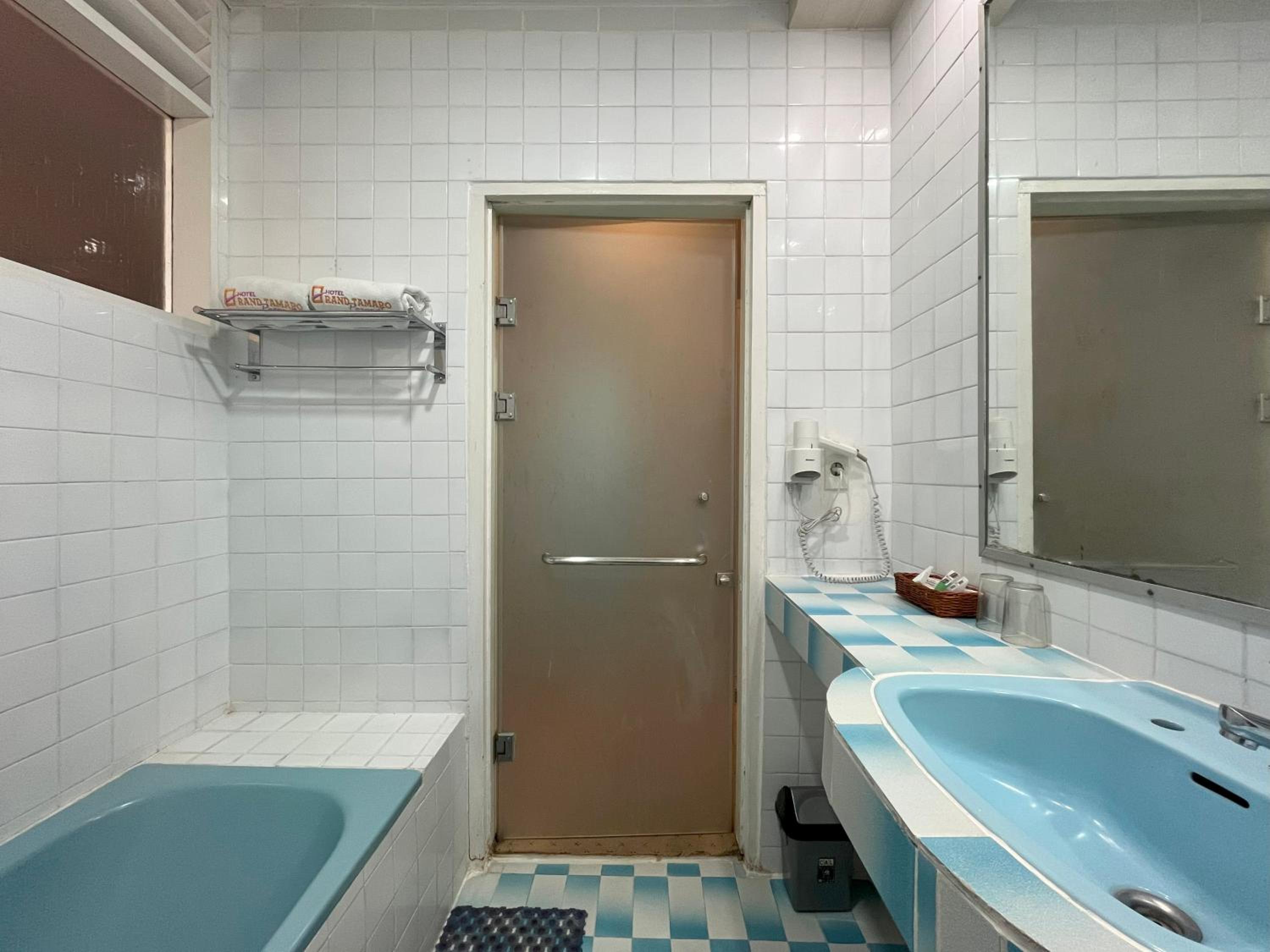 Double Room - Photo 5