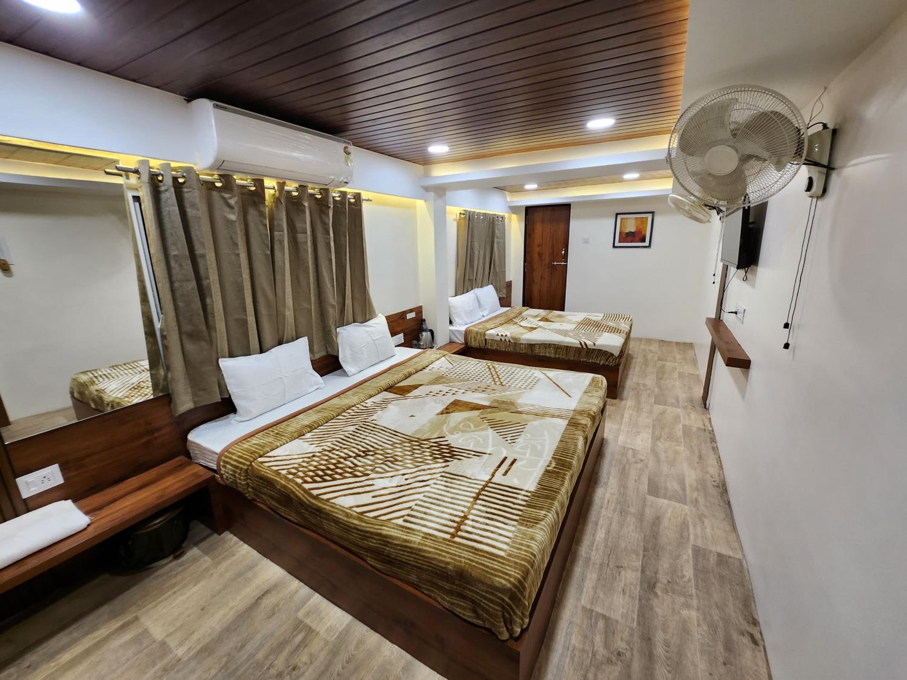 Deluxe Quadruple Room photo 2