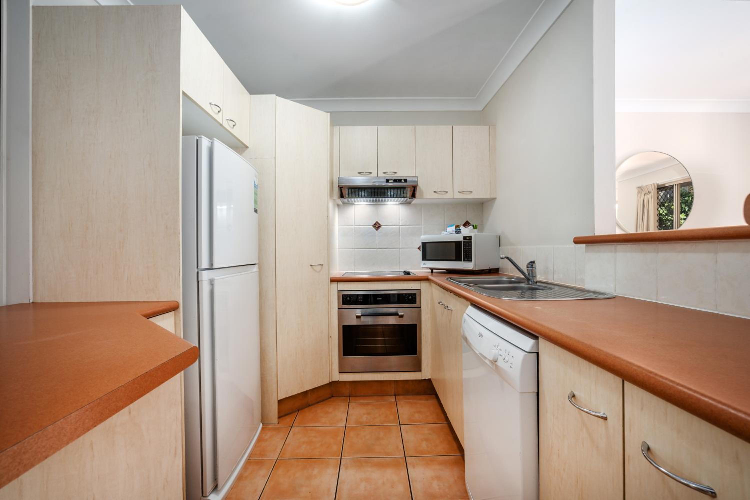 Three-Bedroom Apartment - Photo 6