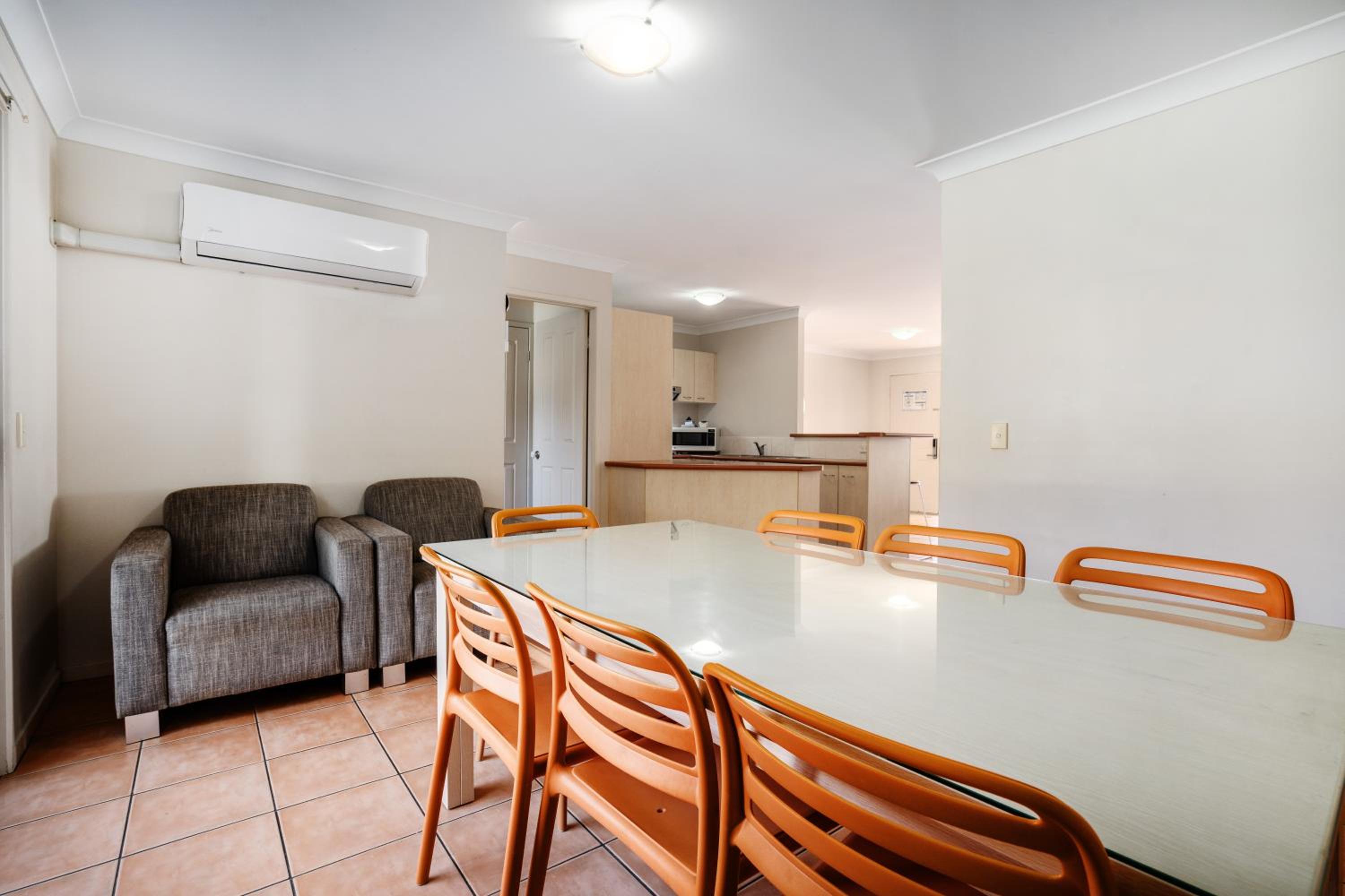Three-Bedroom Apartment - Photo 21