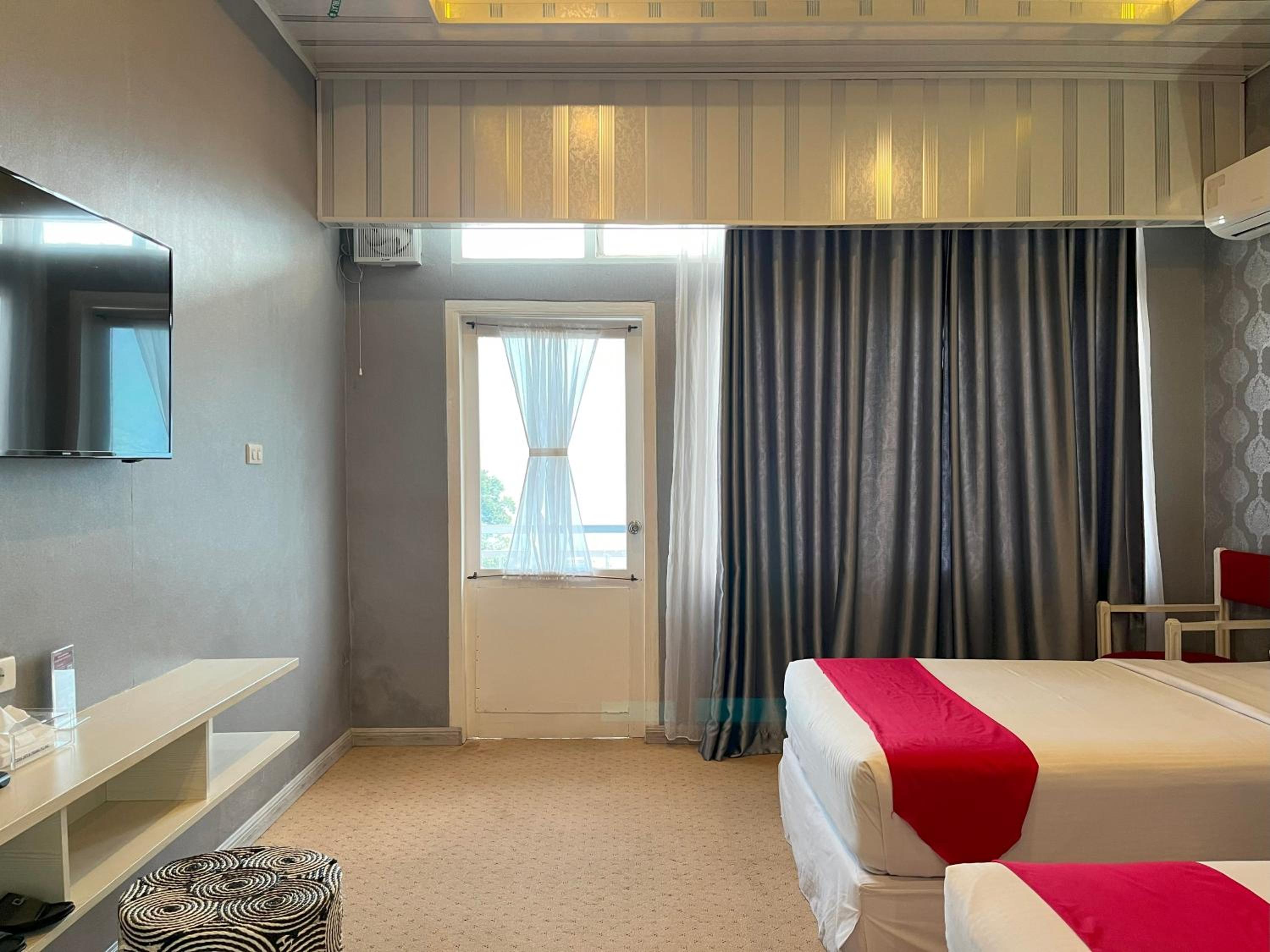Deluxe Twin Room - Photo 1