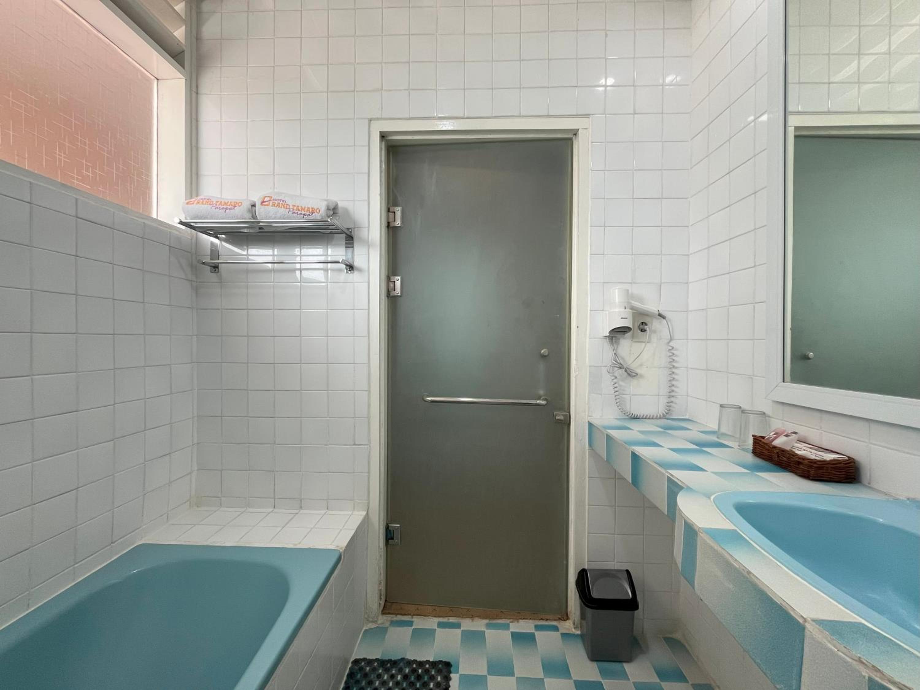 Deluxe Twin Room - Photo 2
