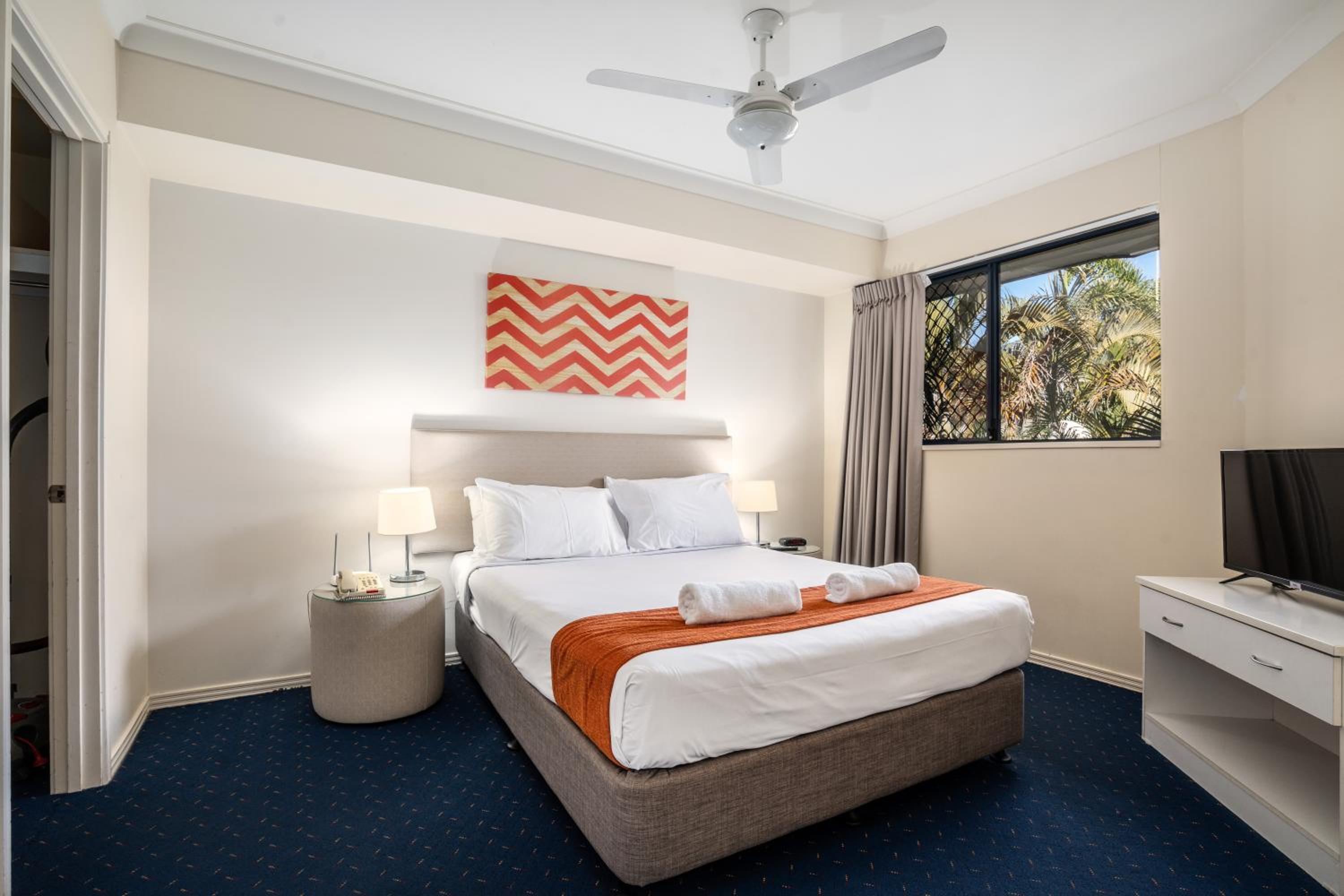 Superior One-Bedroom Apartment - Photo 10