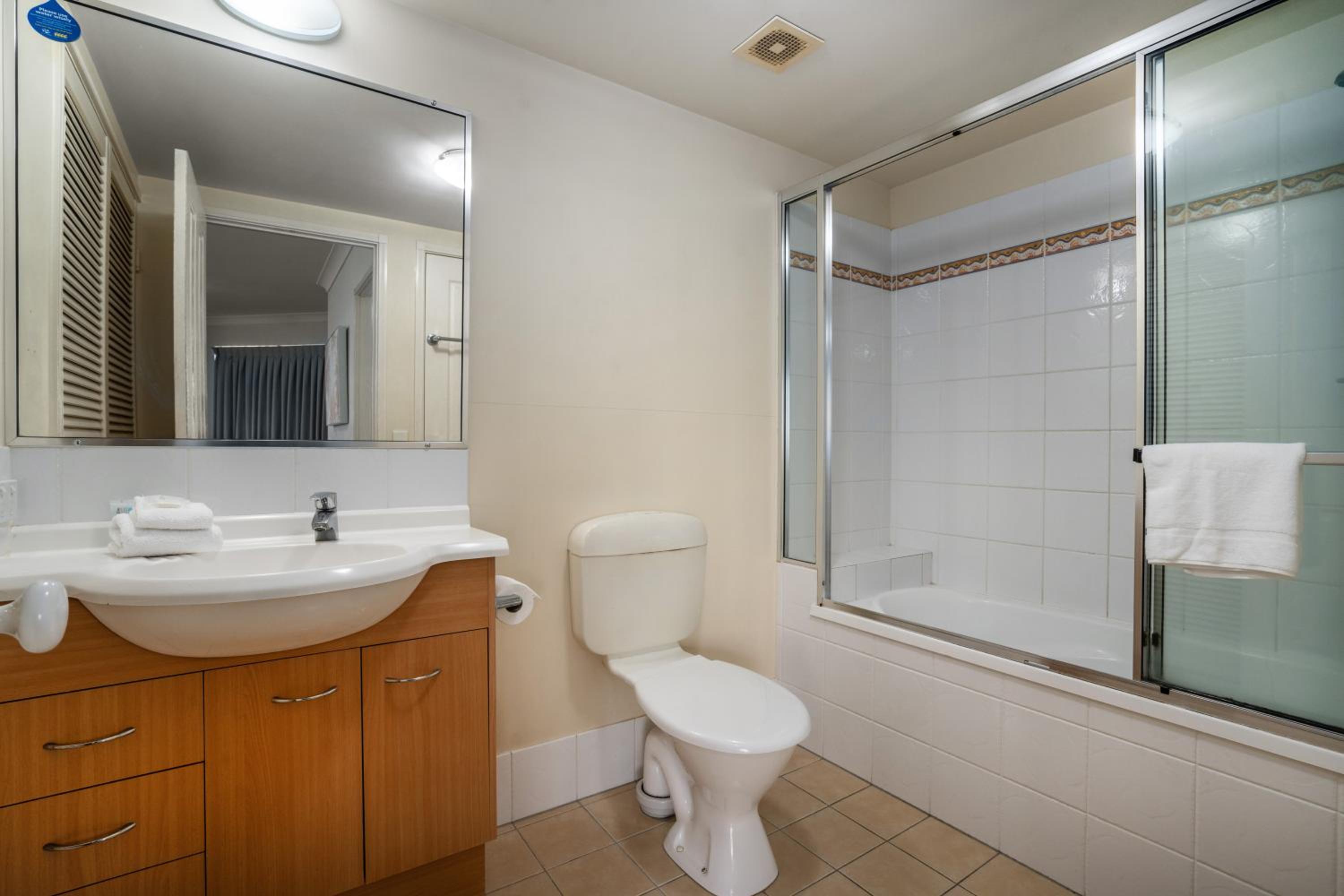 Superior One-Bedroom Apartment - Photo 9