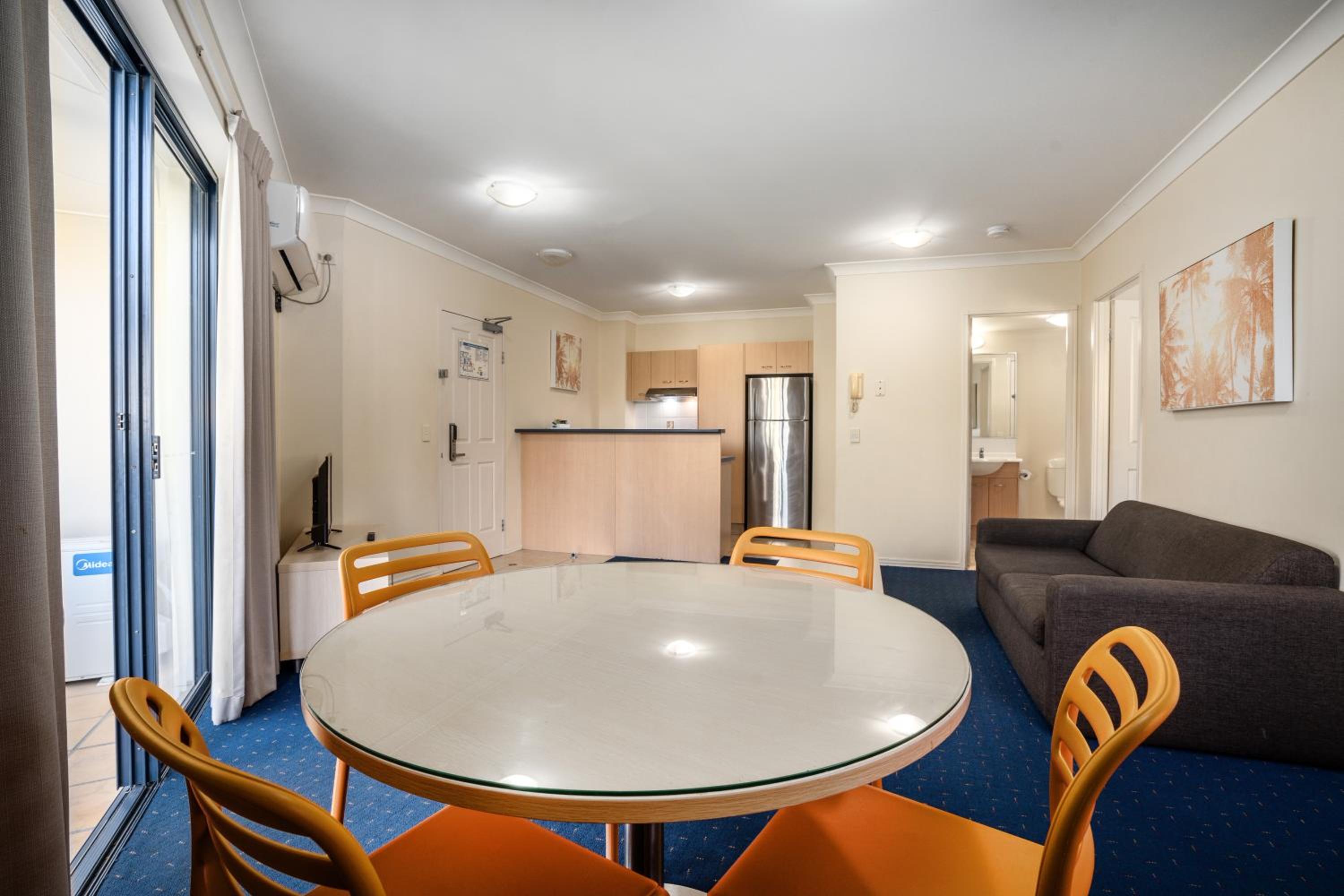 Superior One-Bedroom Apartment - Photo 7