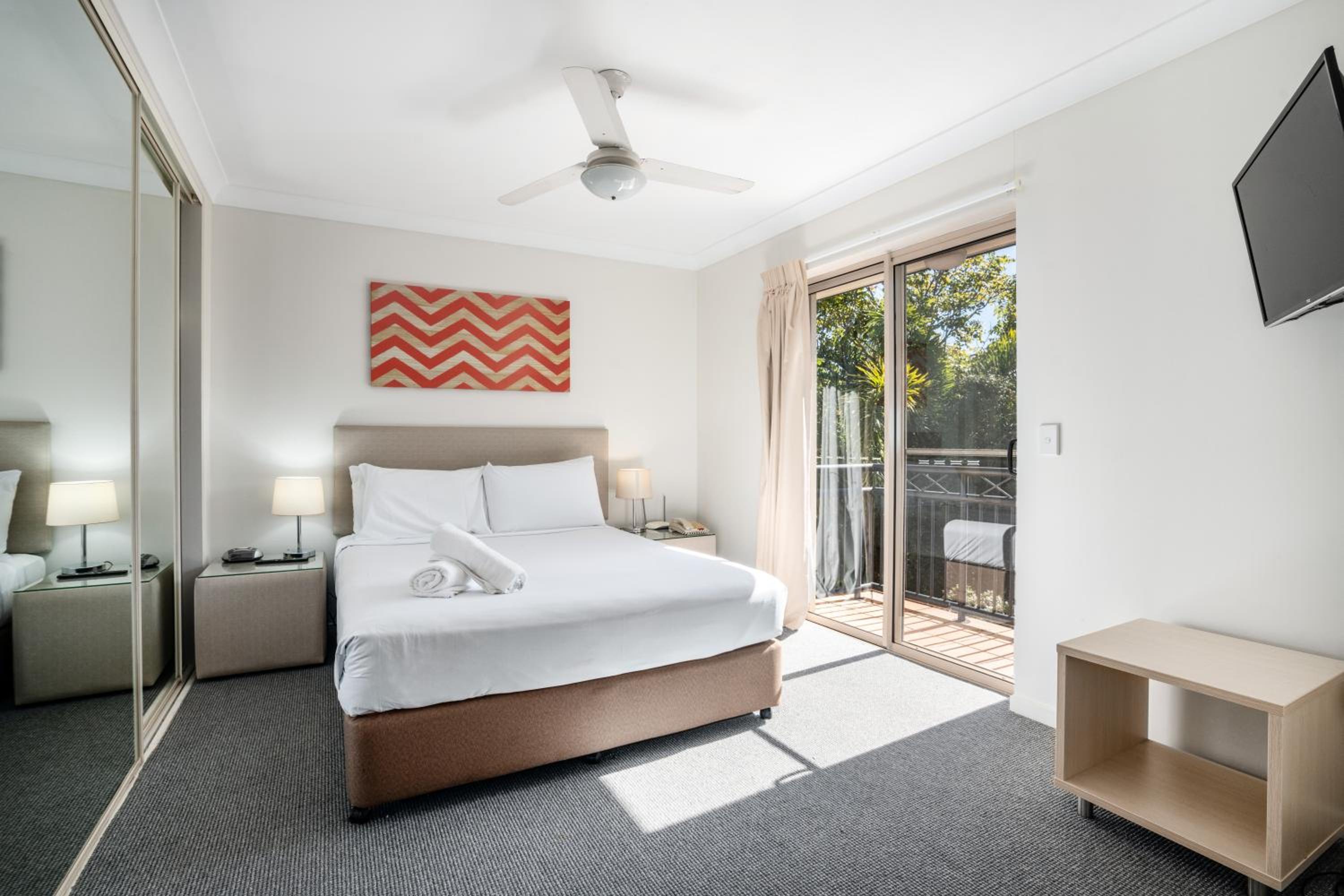 Superior Two-Bedroom Apartment - Photo 11
