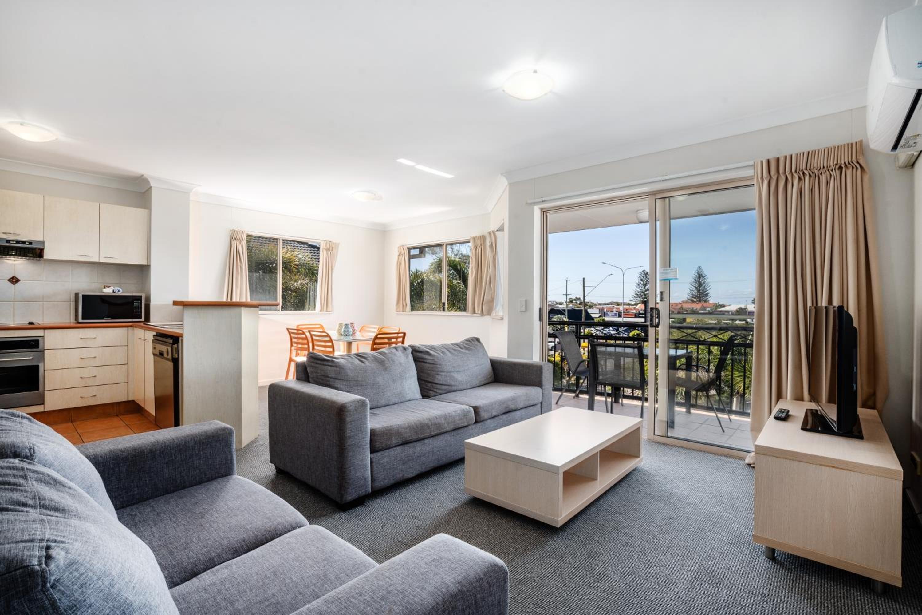 Superior Two-Bedroom Apartment - Photo 2