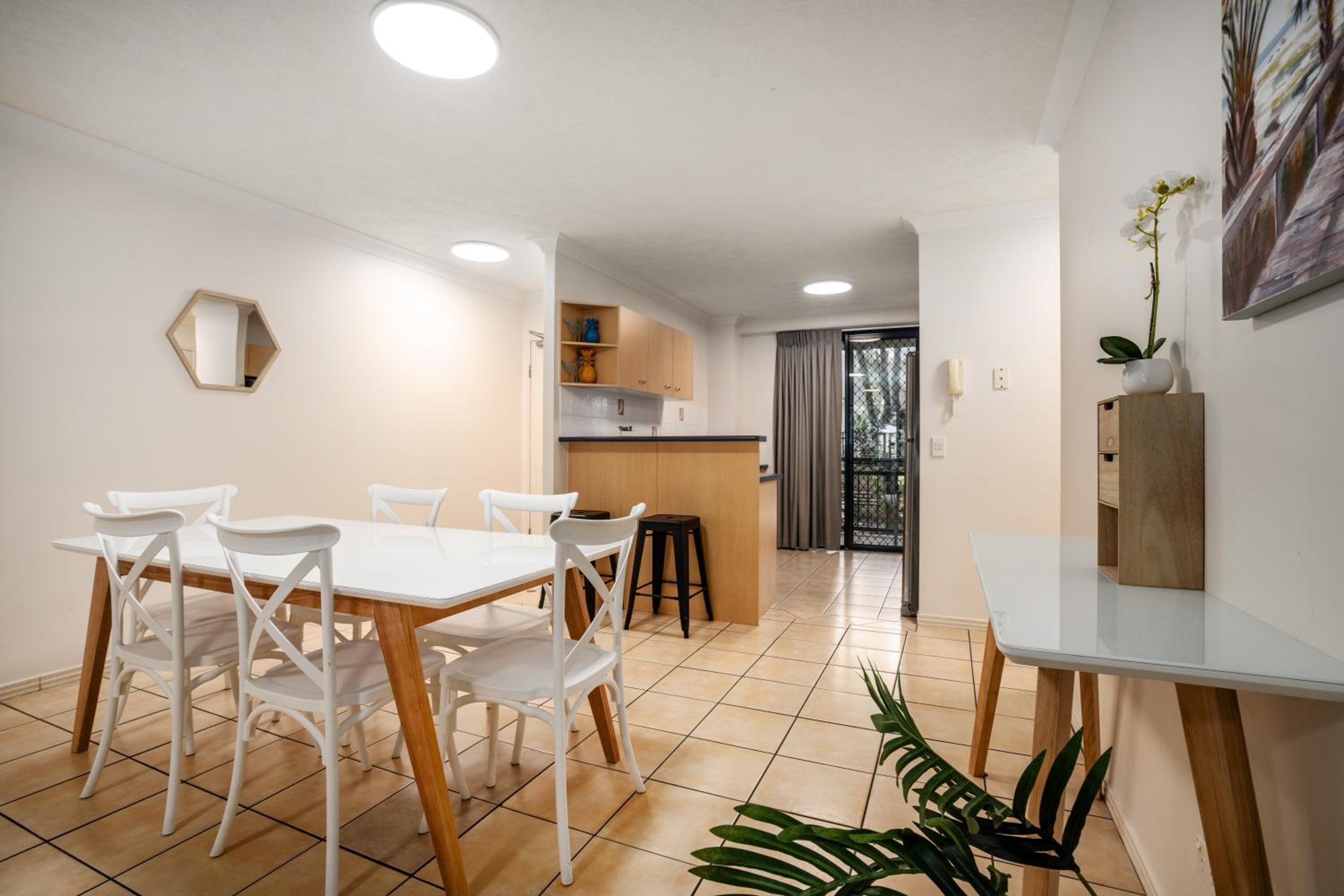 Superior Two-Bedroom Apartment - Photo 8