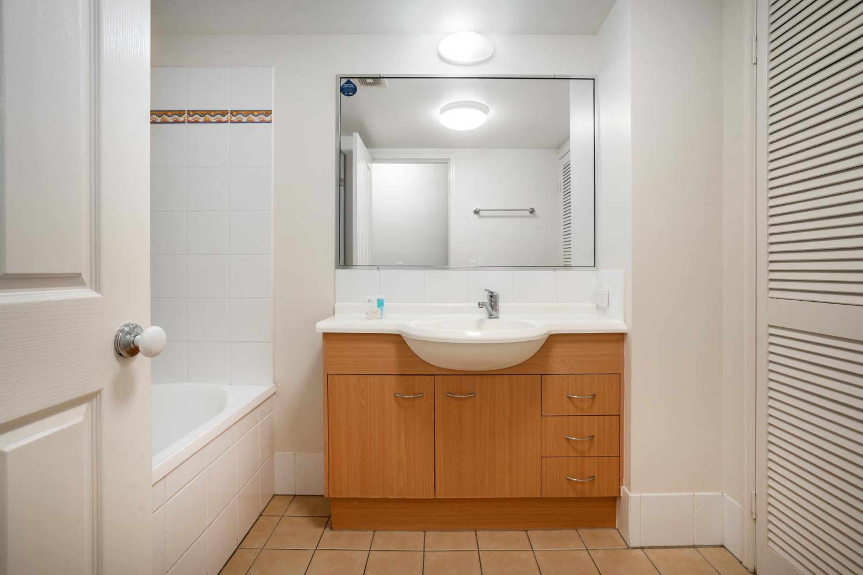 Family Two-Bedroom Suite - Photo 14