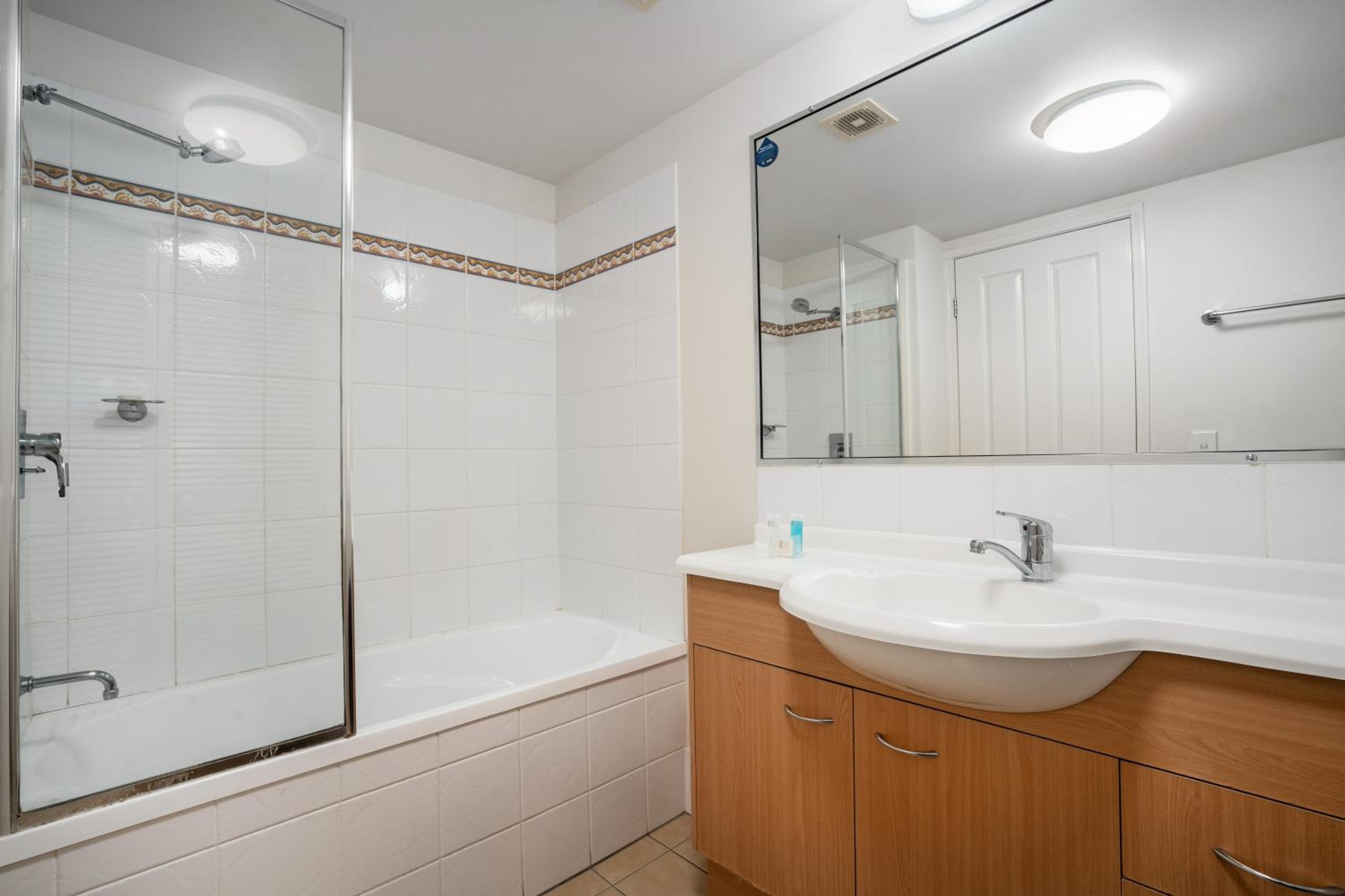 Family Two-Bedroom Suite - Photo 13