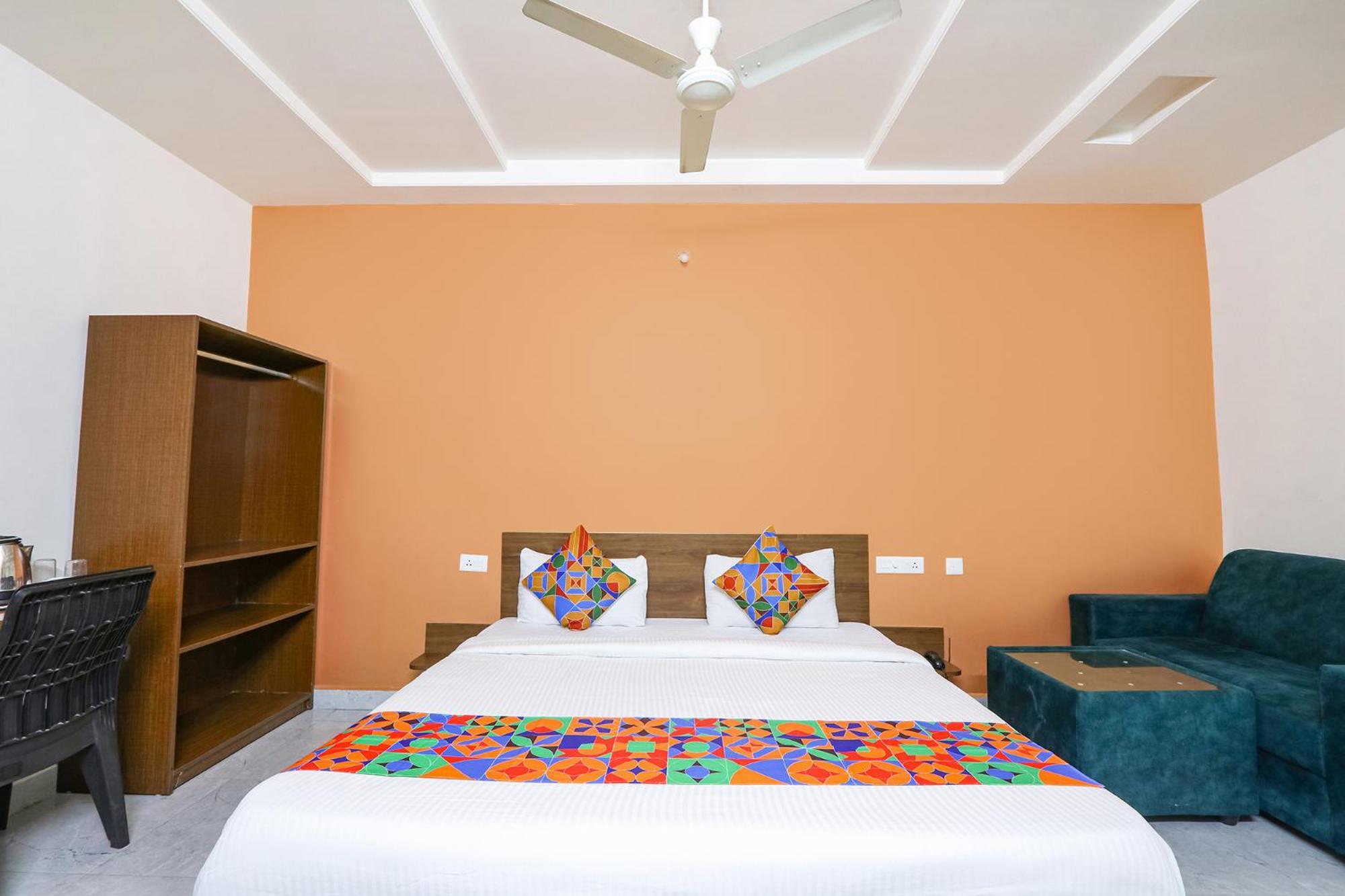 Deluxe Room - Photo 2