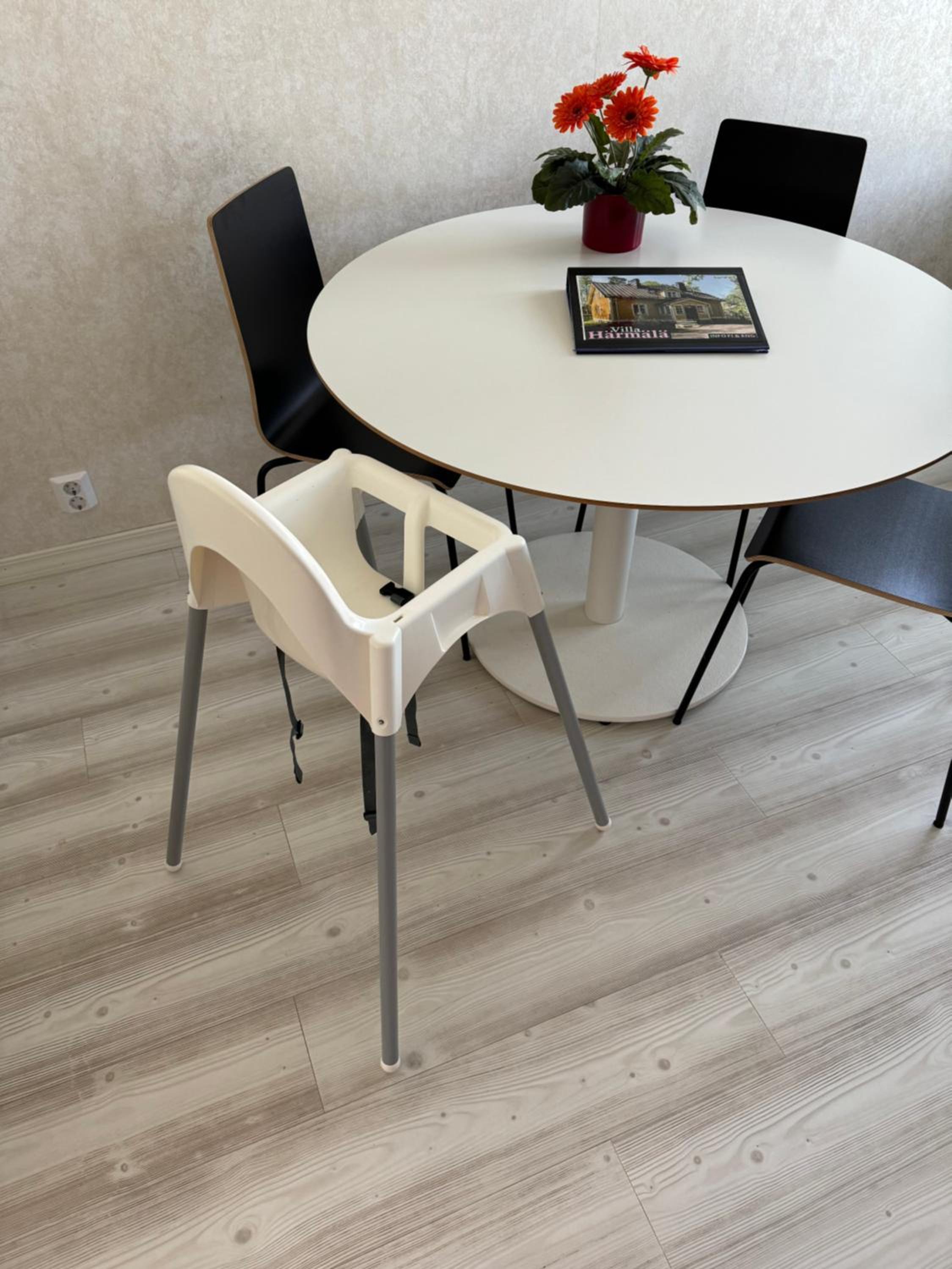 One-Bedroom Apartment - Photo 3