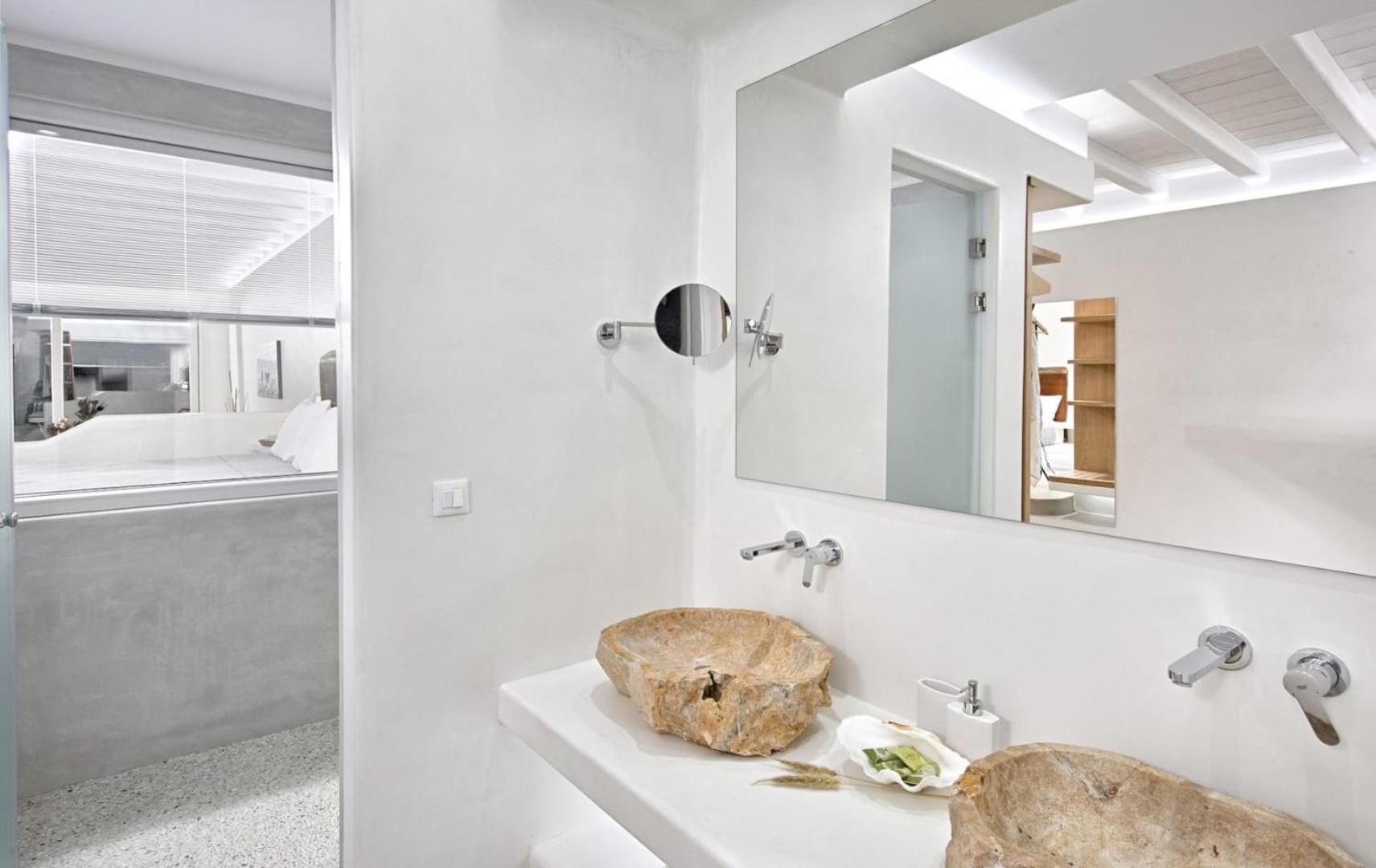 Suite with Private Pool - Photo 8