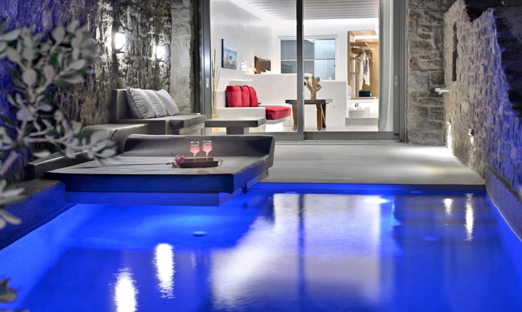 Suite with Private Pool - Photo 3
