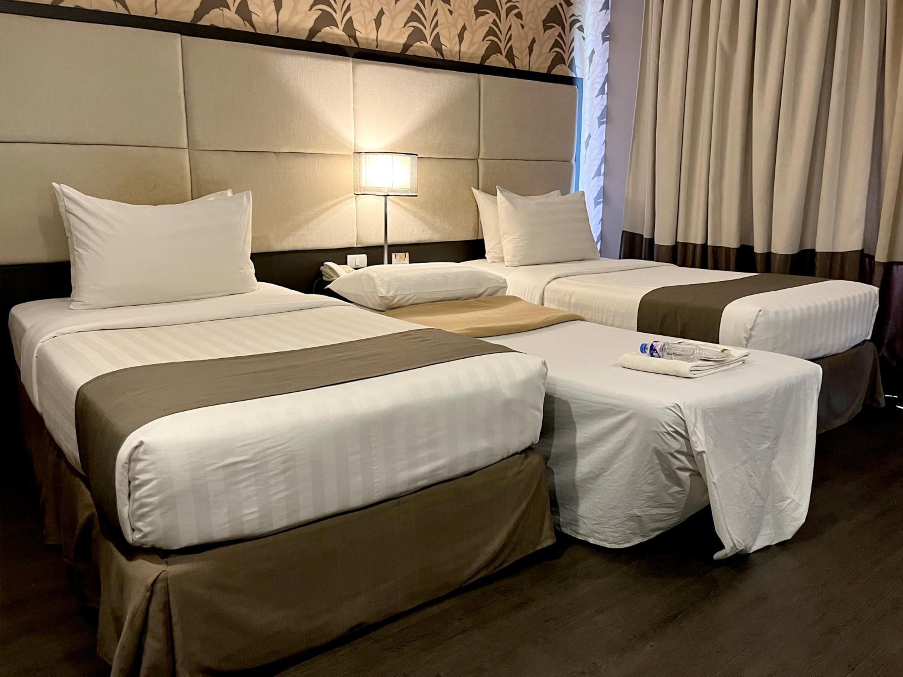 Standard Double or Twin Room - Photo 3