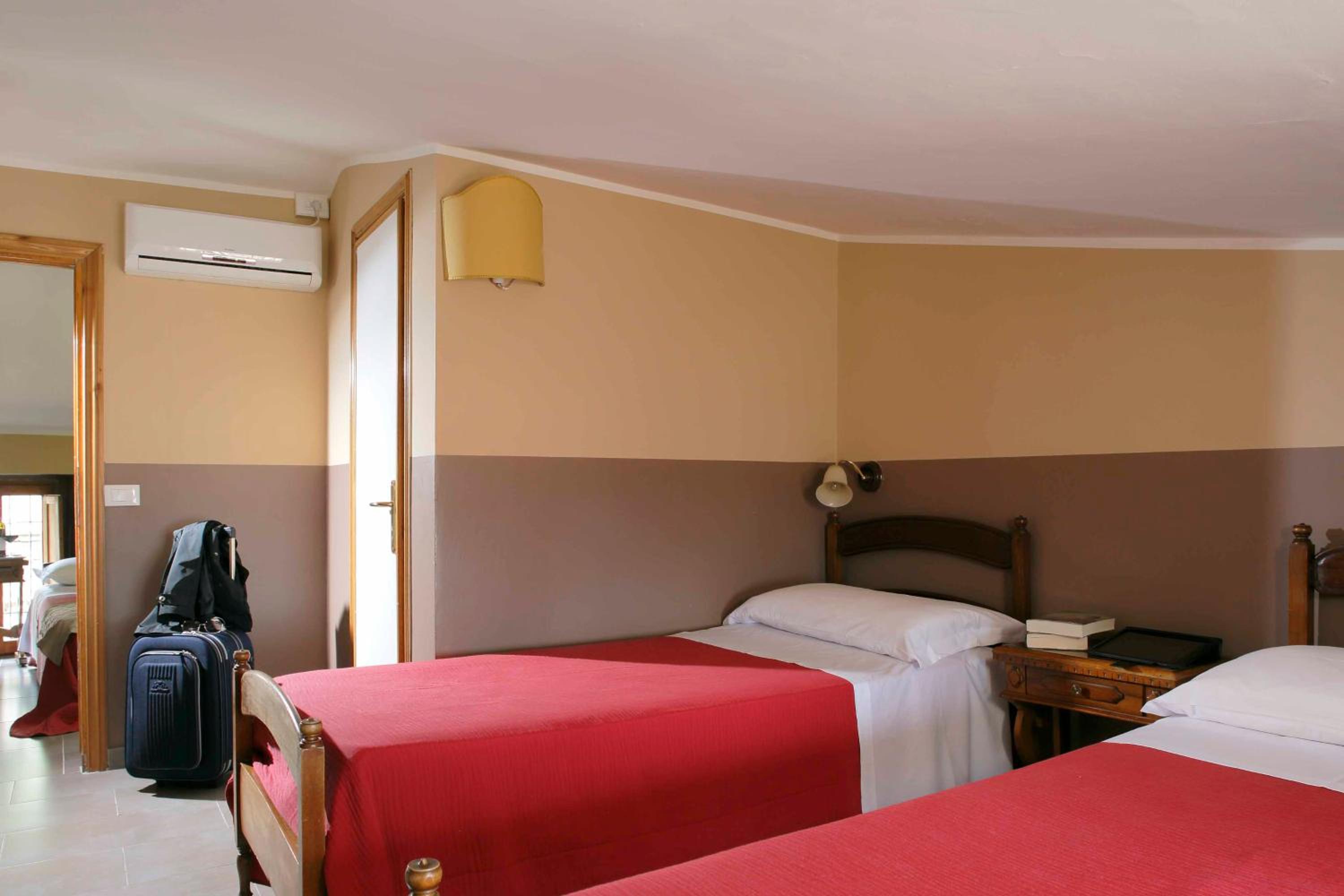 Quadruple Room - Photo 1