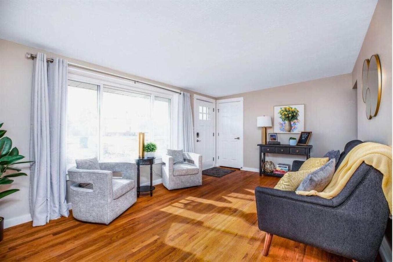 Deluxe Family Room photo 1