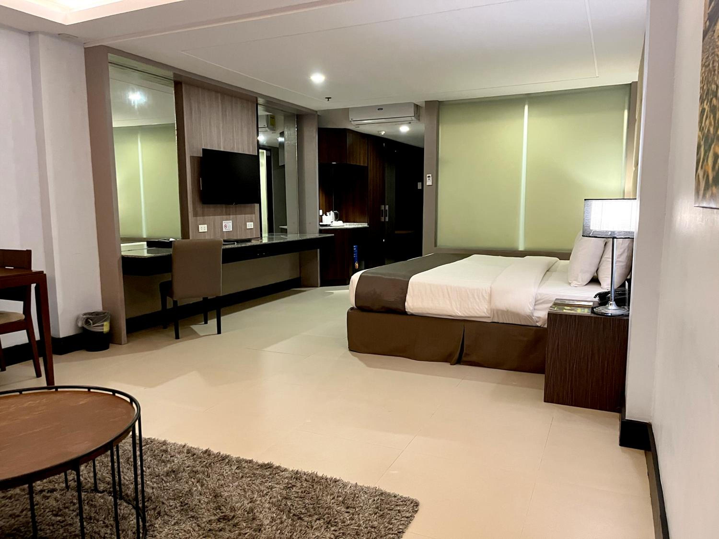Junior Suite with Balcony photo 2