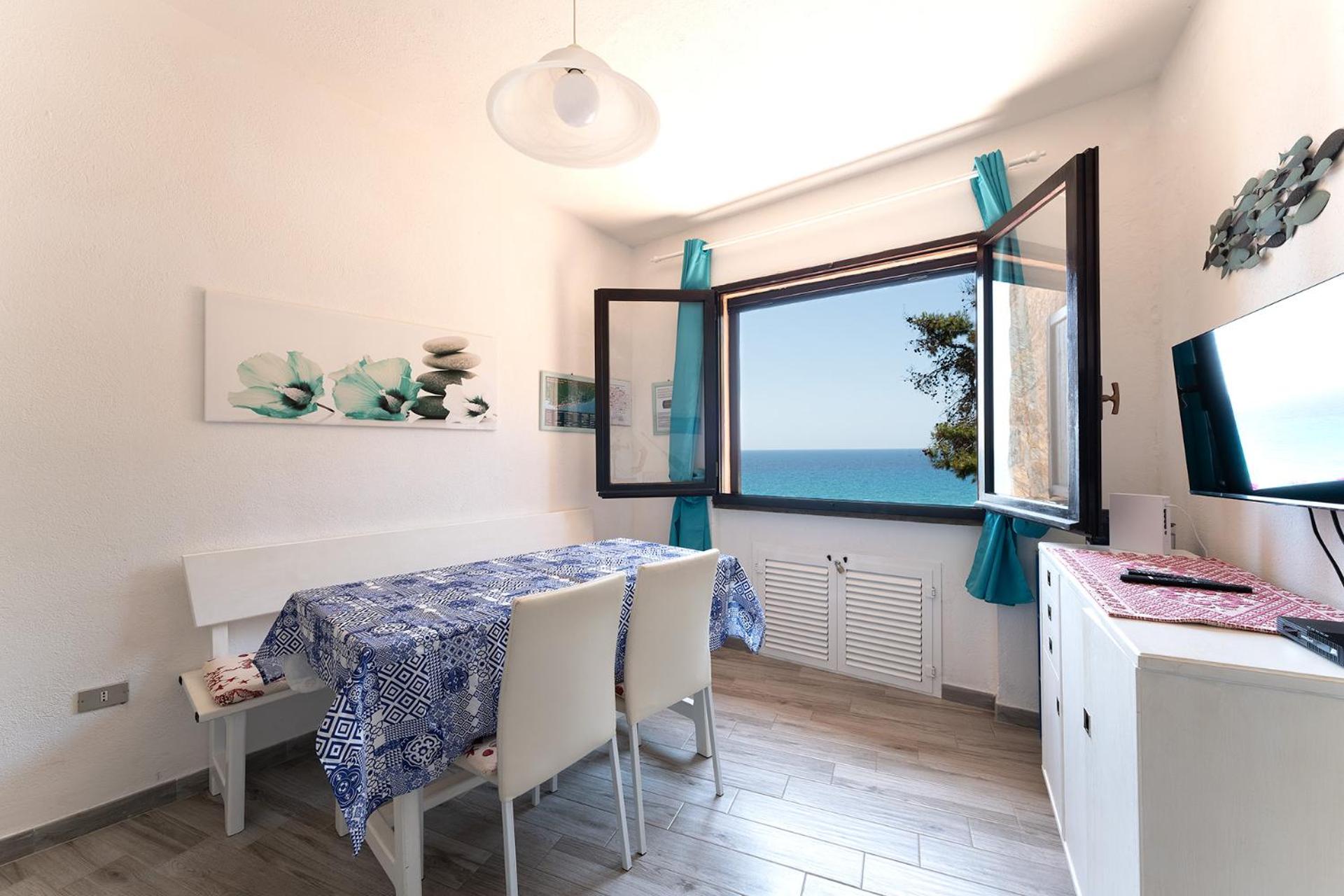 Two-Bedroom House with Sea View photo 2