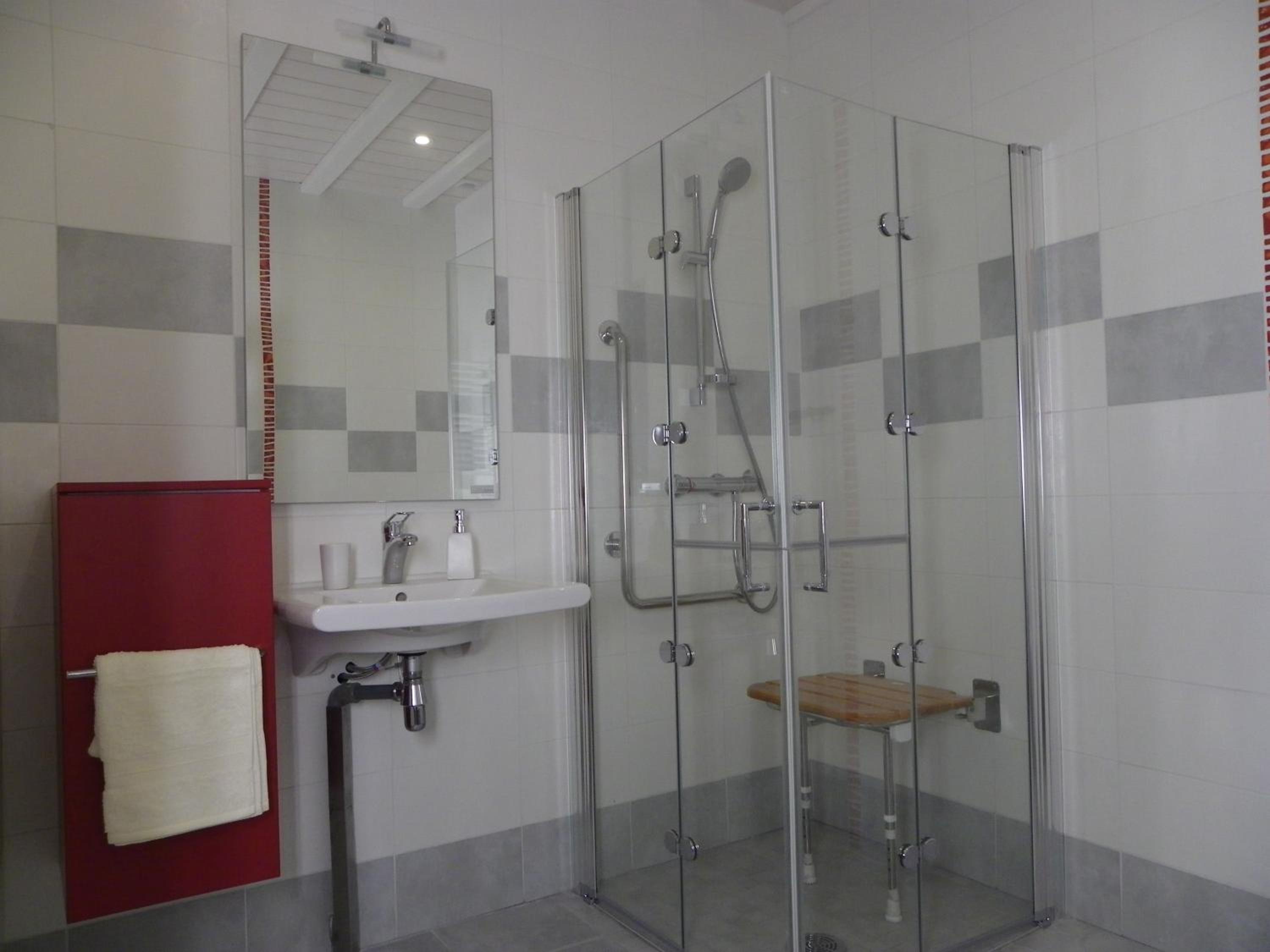 Double Room - Disability Access photo 3
