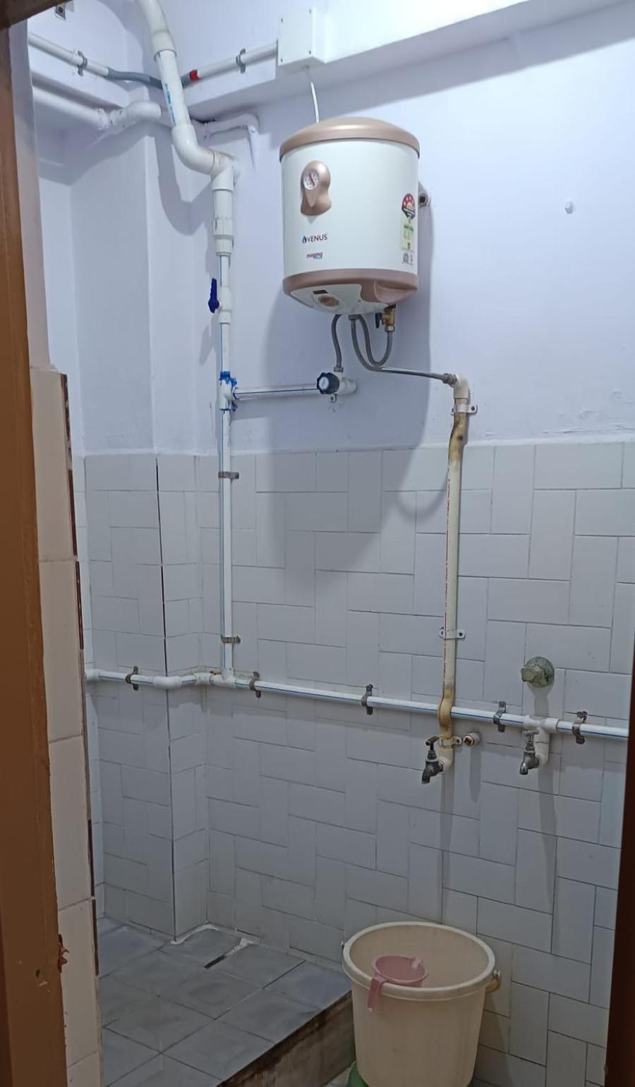 Single Room With Bathroom photo 3