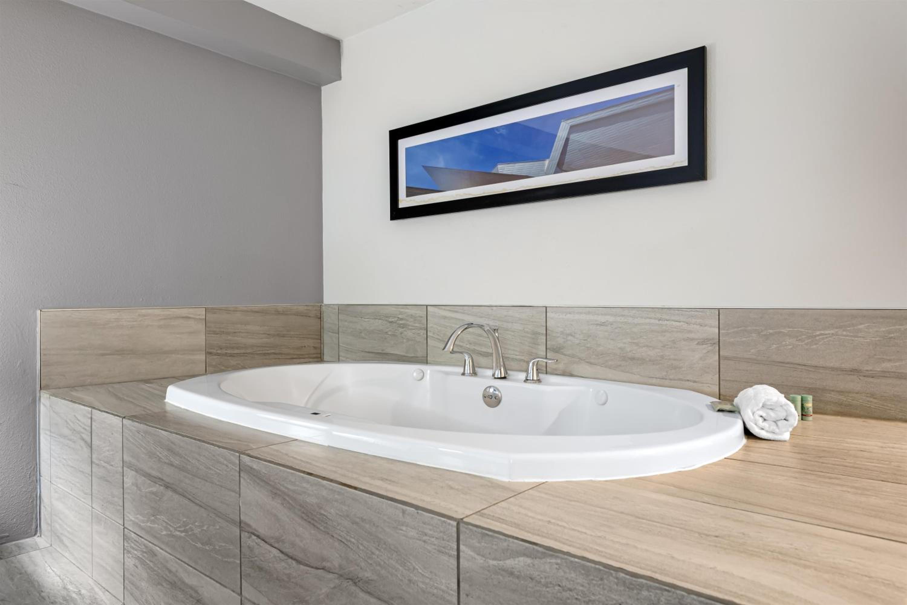 King Suite with Balcony and Jetted Tub - Non-Smoking