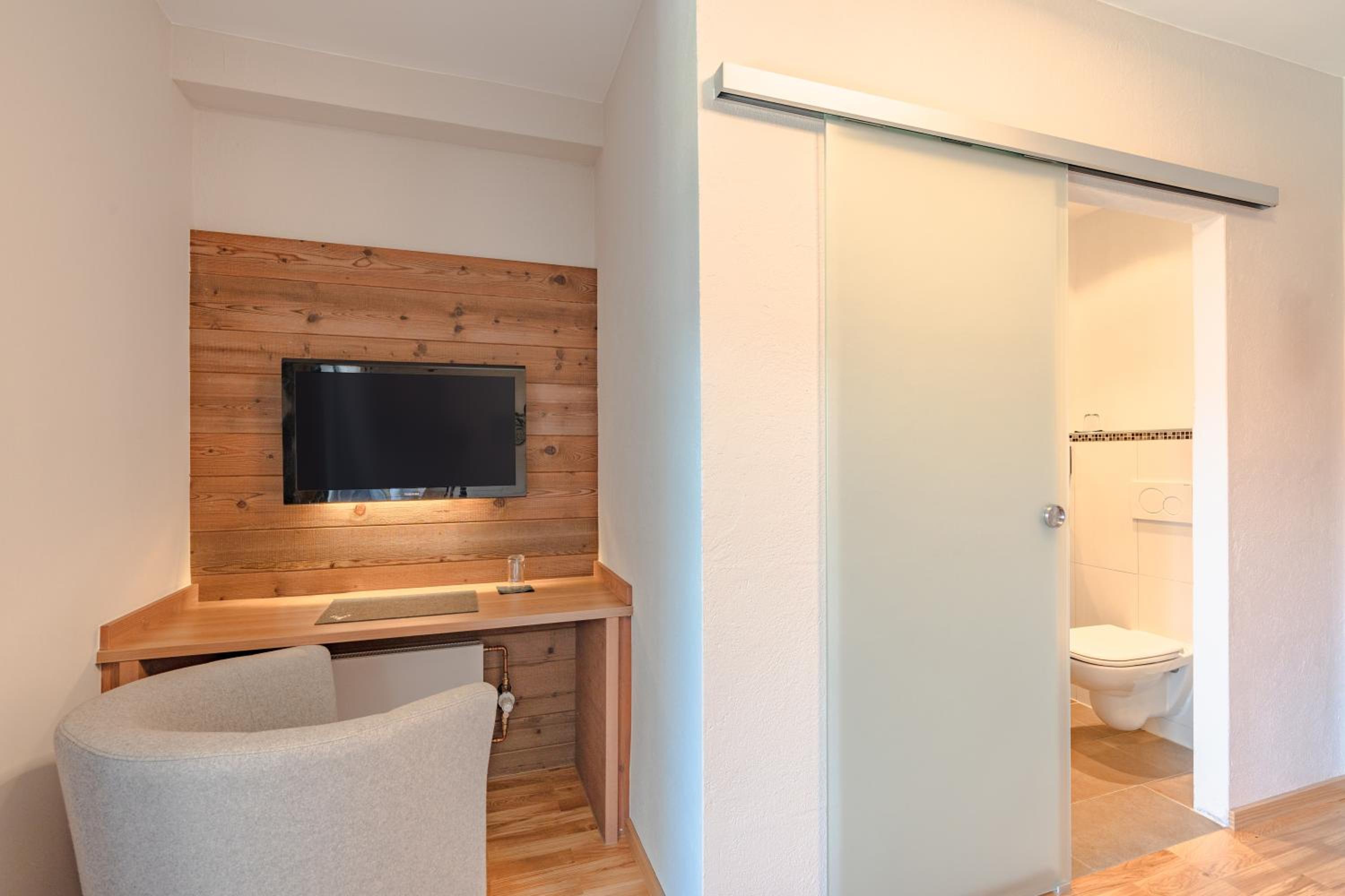 Single Room/ Balcony photo 3