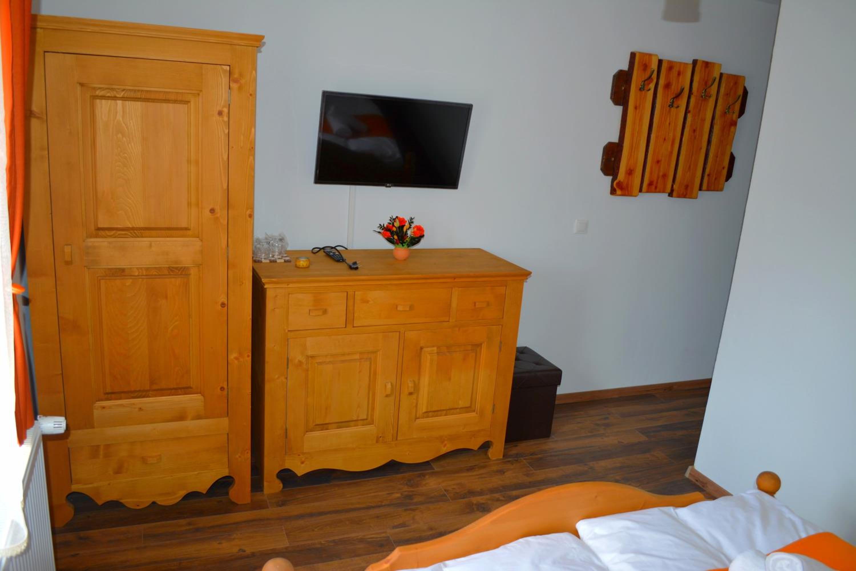 Double Room With Private Bathroom photo 3