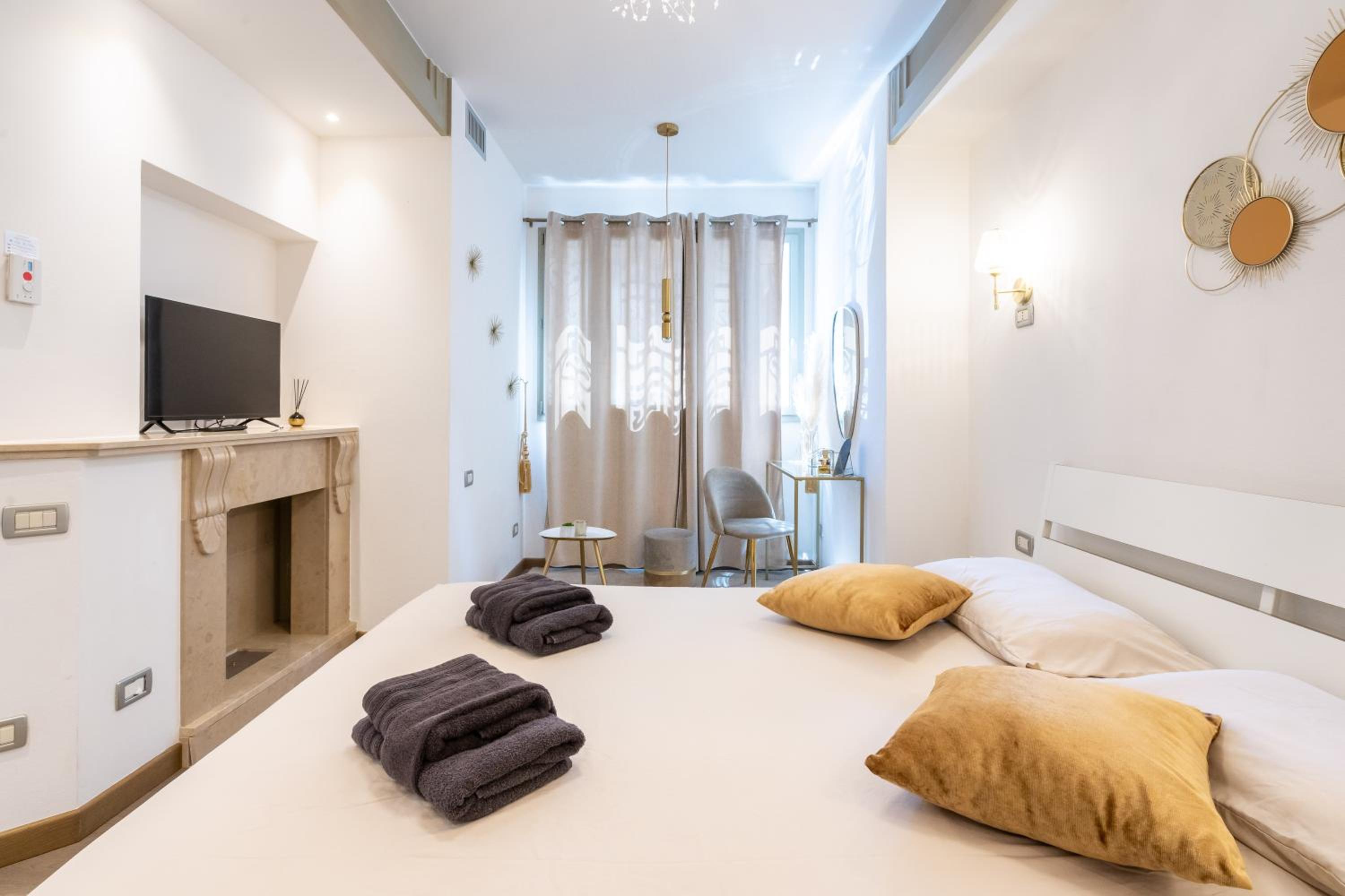 Deluxe Apartment