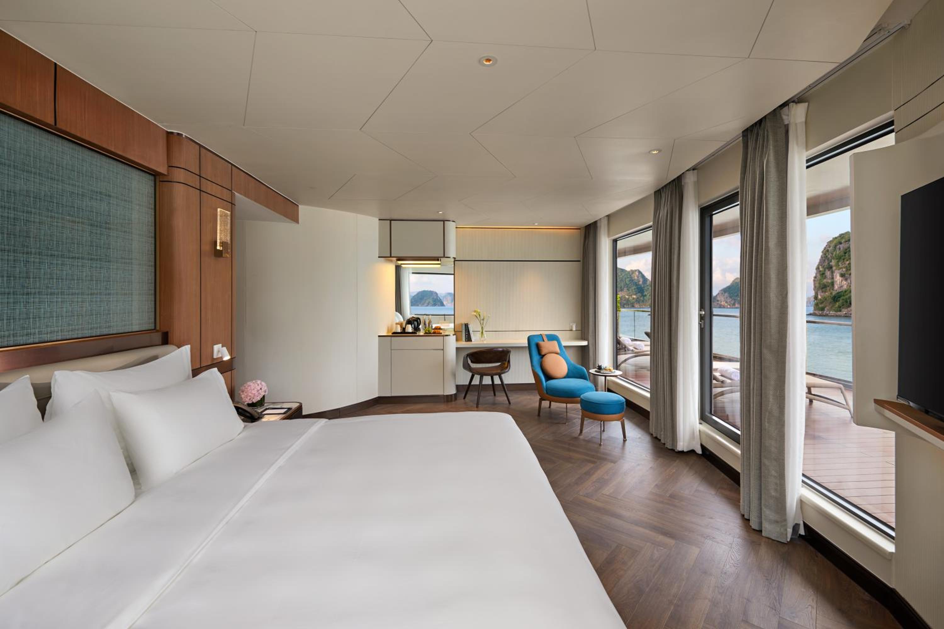 Essence Suite photo 3