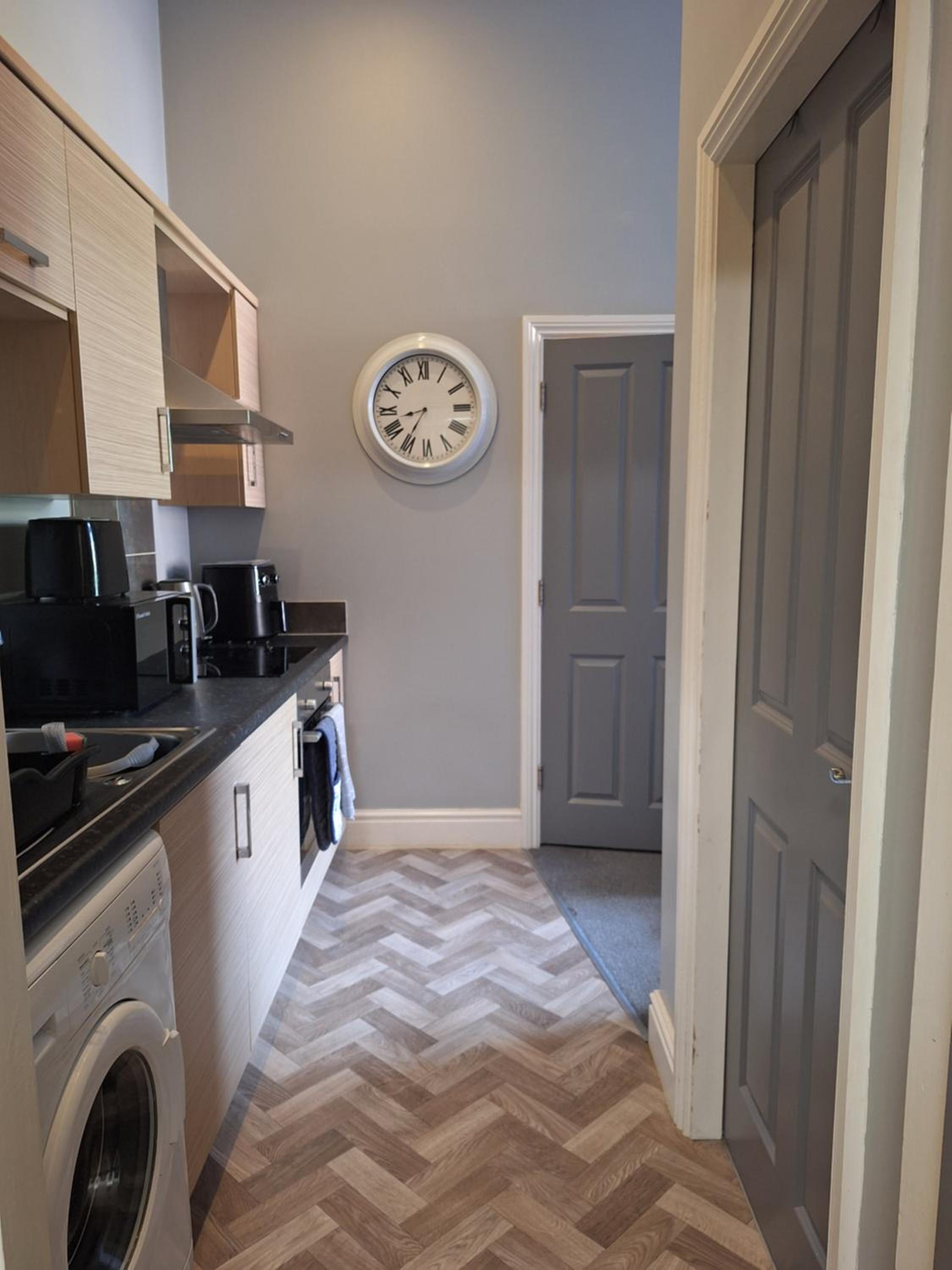 One-Bedroom Apartment - Photo 23