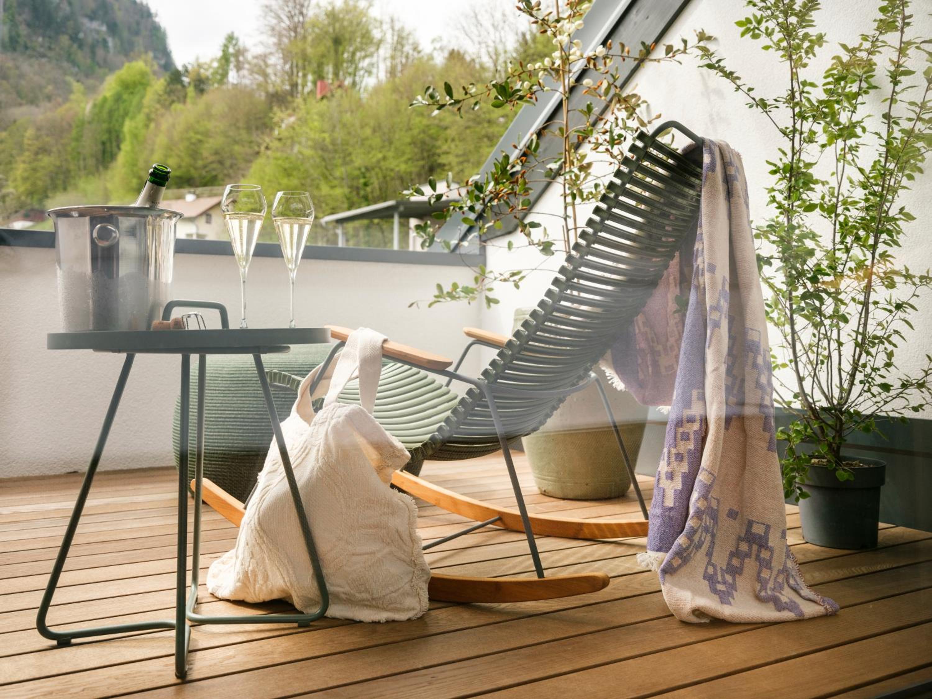 Deluxe Double Room with Balcony - Photo 5