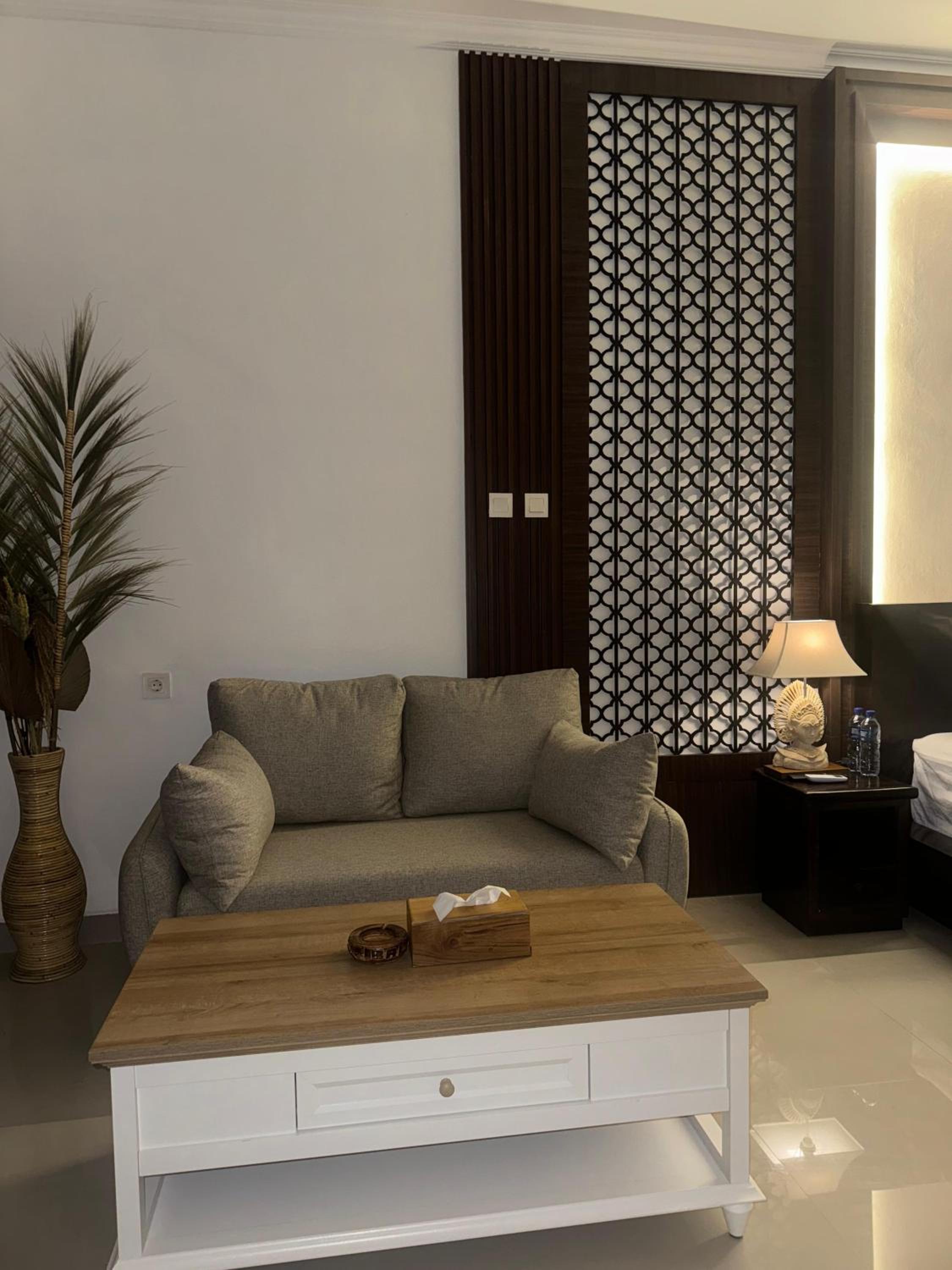 Deluxe King Suite - Photo 3