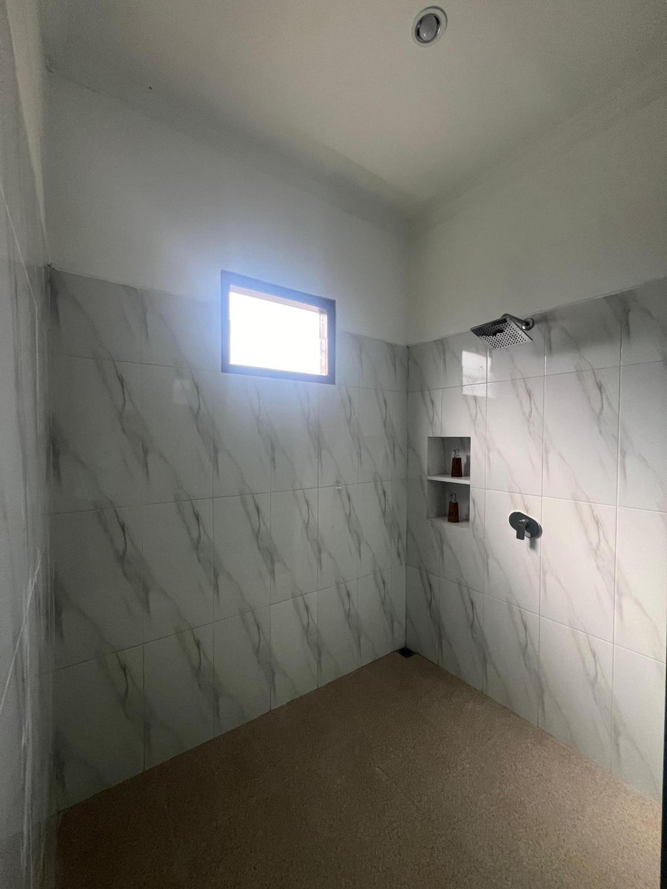Deluxe King Suite - Photo 15