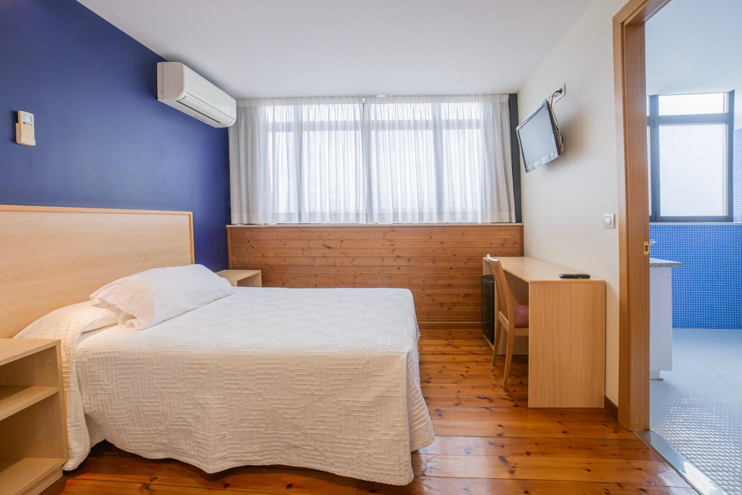 Budget Double Room - Photo 4