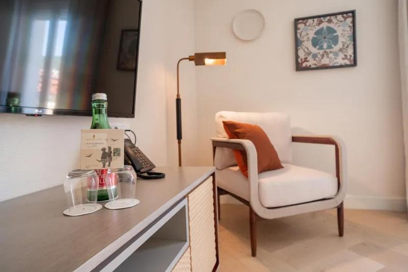 Double or Twin Room with Sea View- Villa Camellia annex building - Photo 2