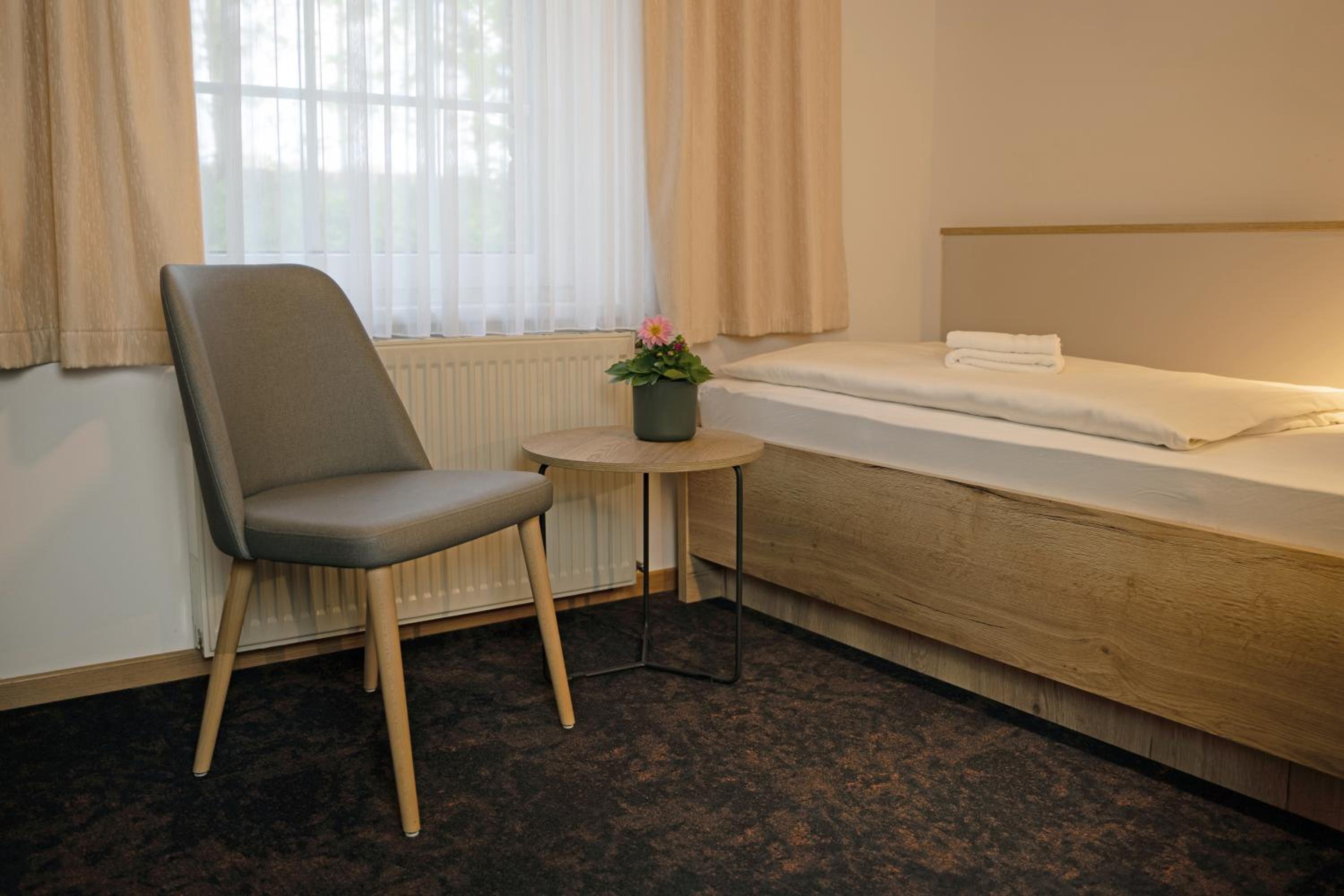 Single Room photo 2