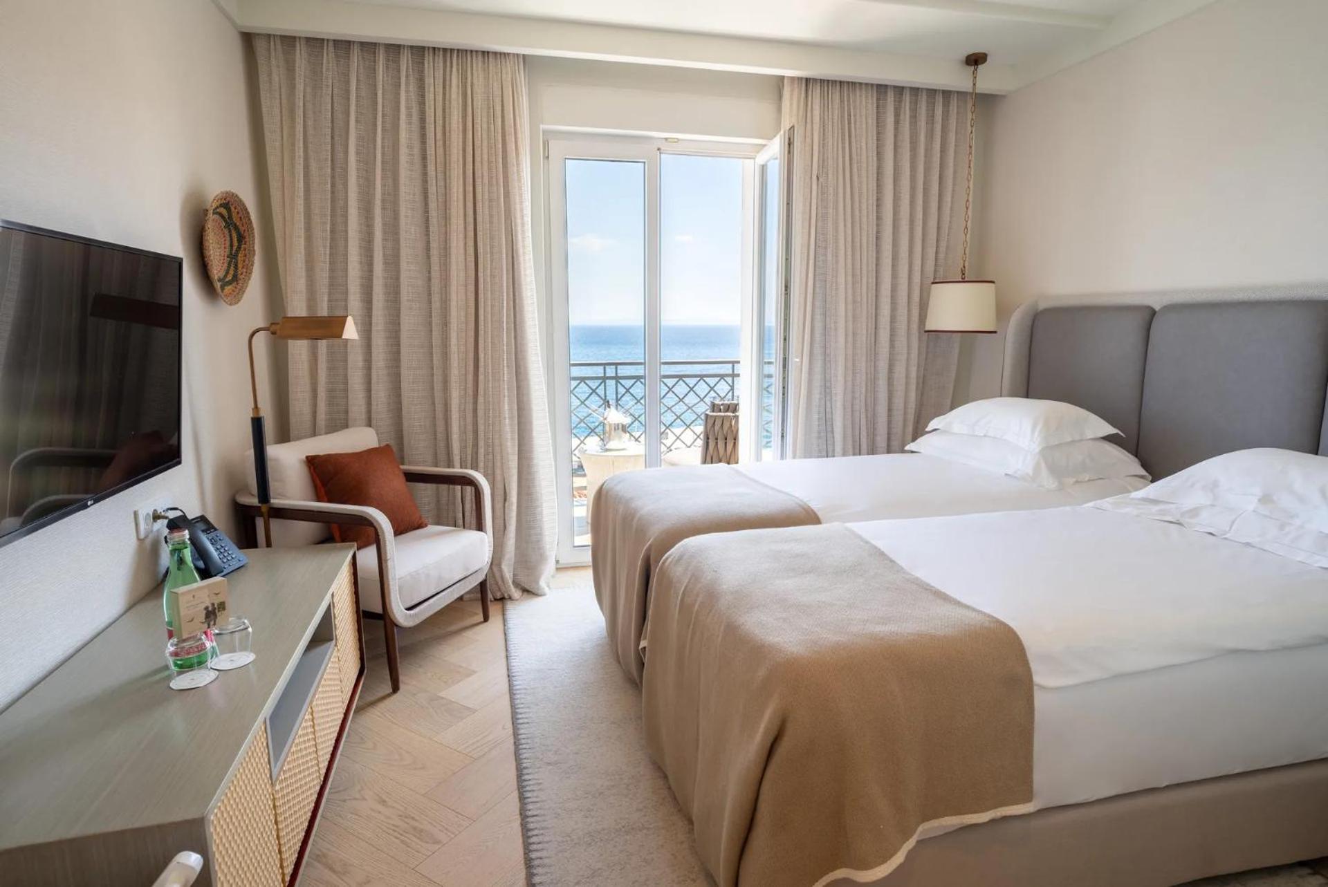 Double or Twin Room with Sea View- Villa Camellia annex building - Photo 1