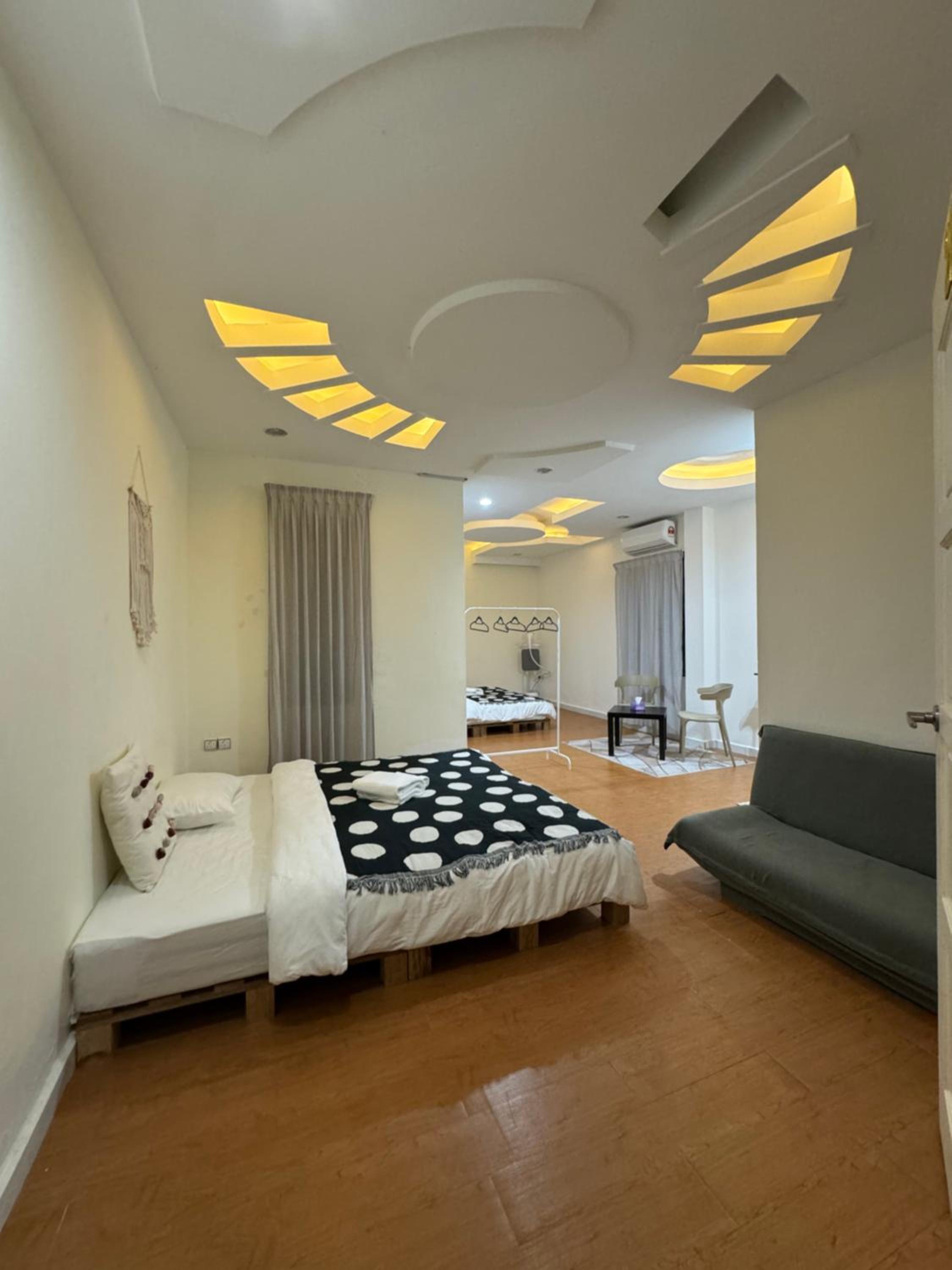 Standard King Room photo 1