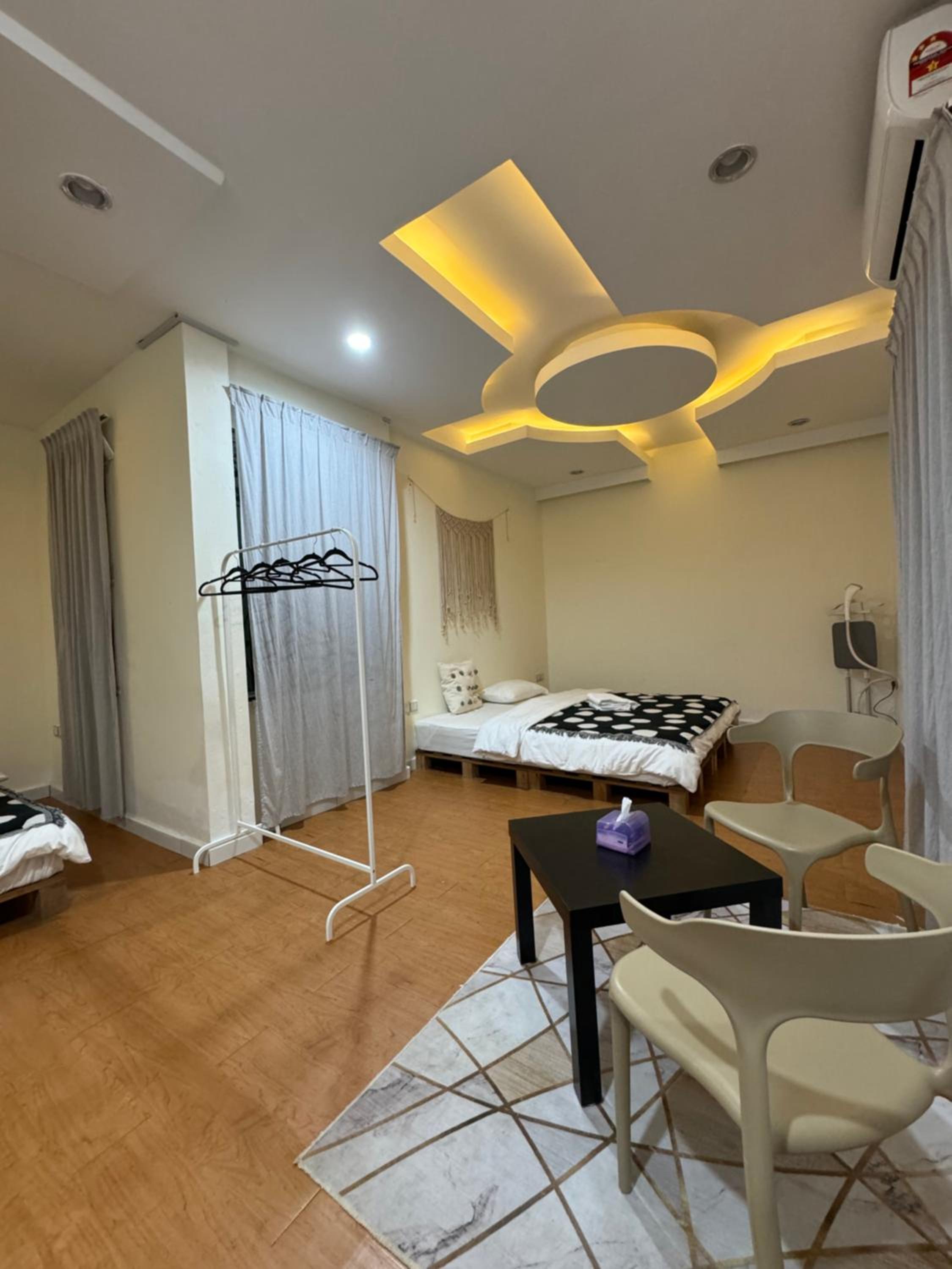 Standard King Room photo 2