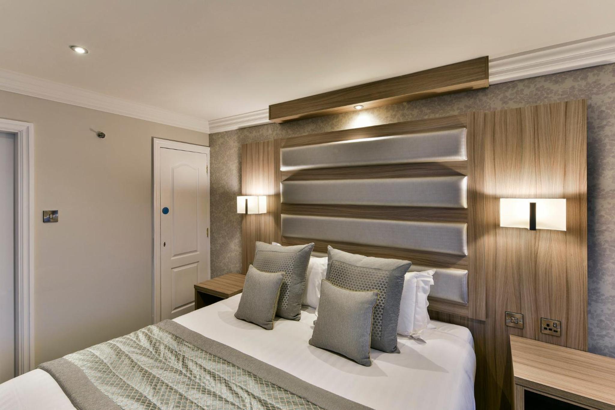 One-Bedroom Suite - Photo 5
