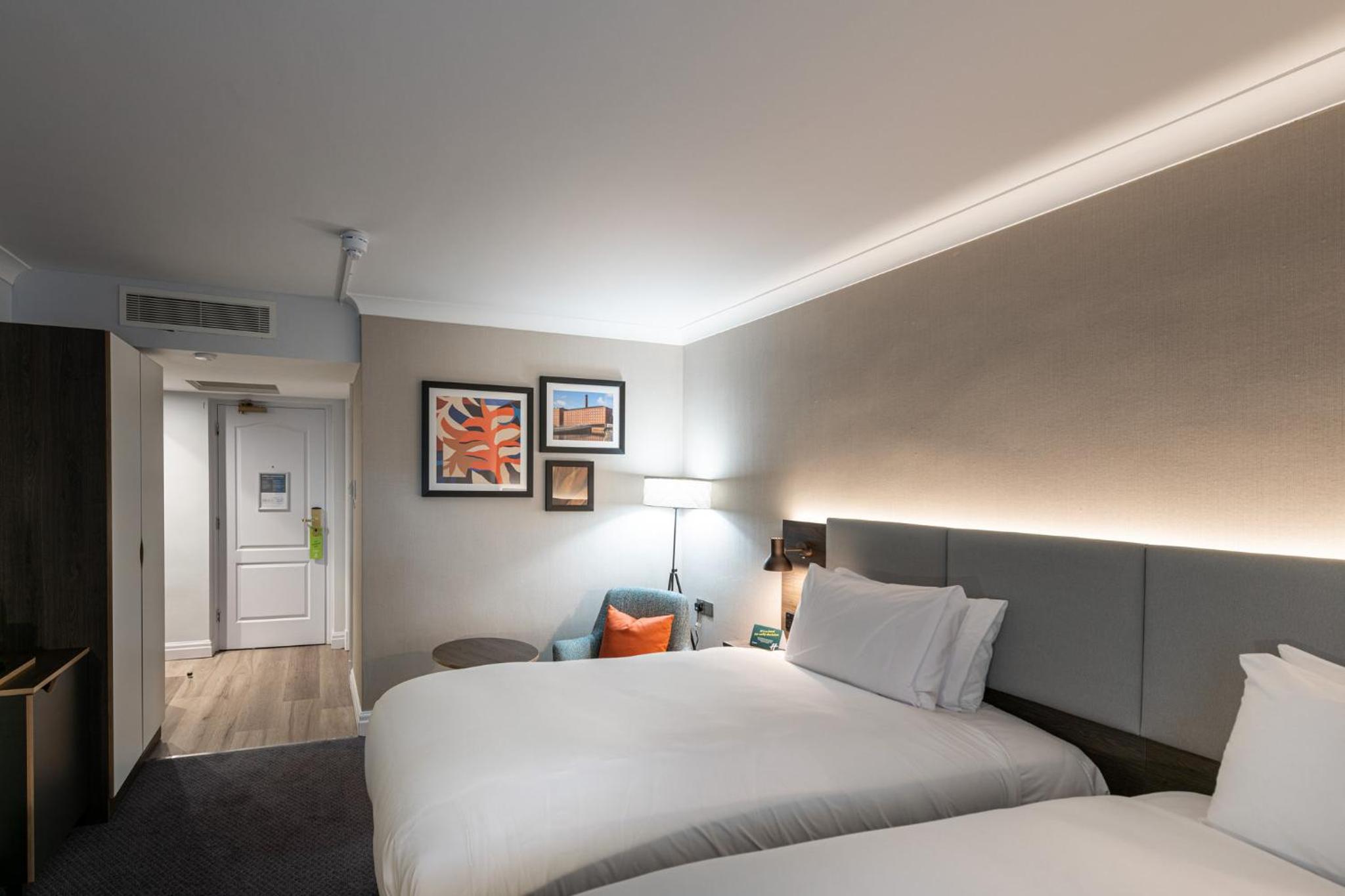 Standard Twin Room - Photo 15