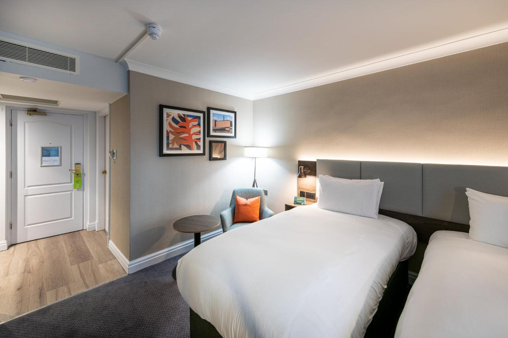 Standard Twin Room - Photo 6