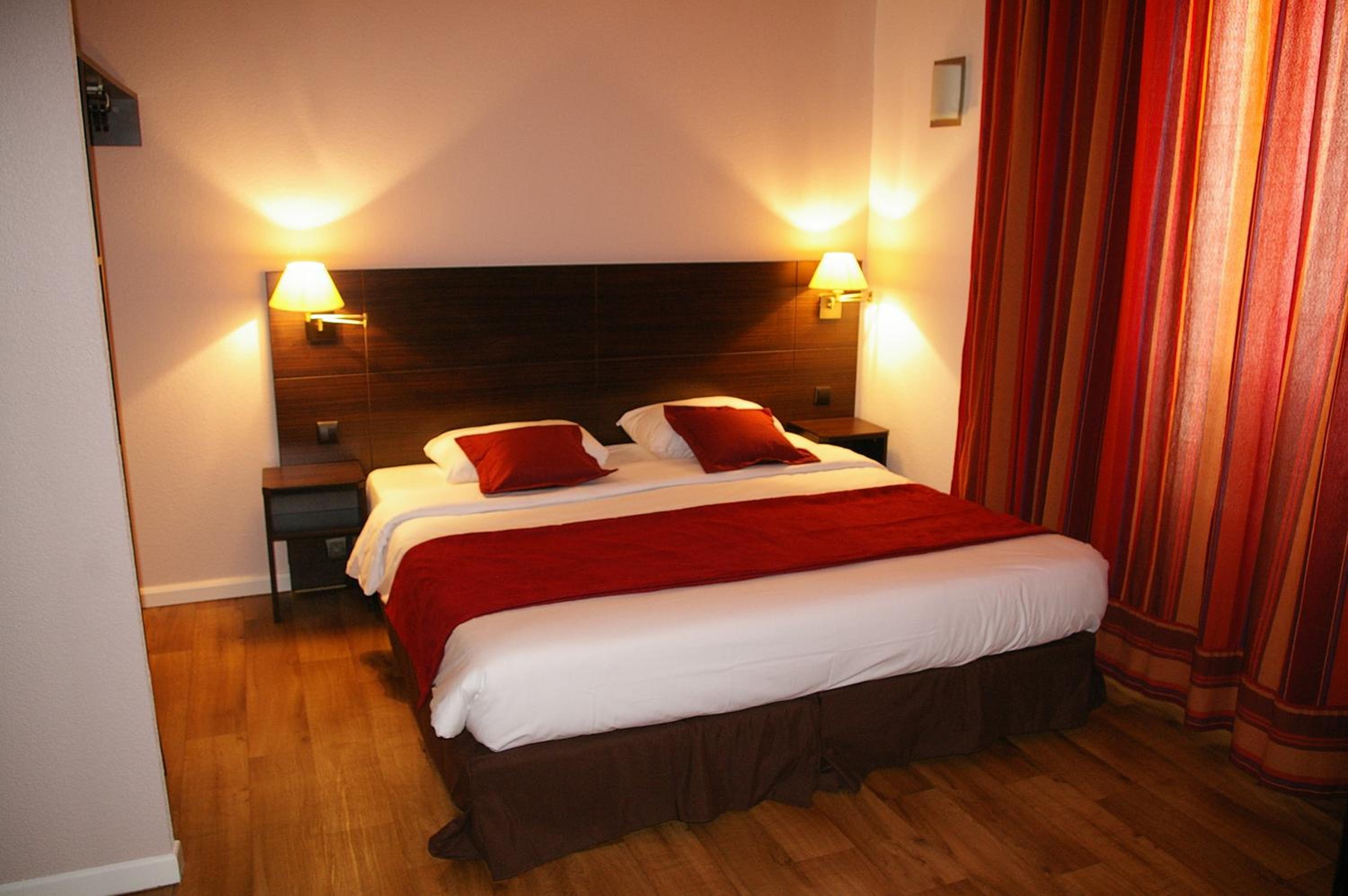 Double Room - Photo 9
